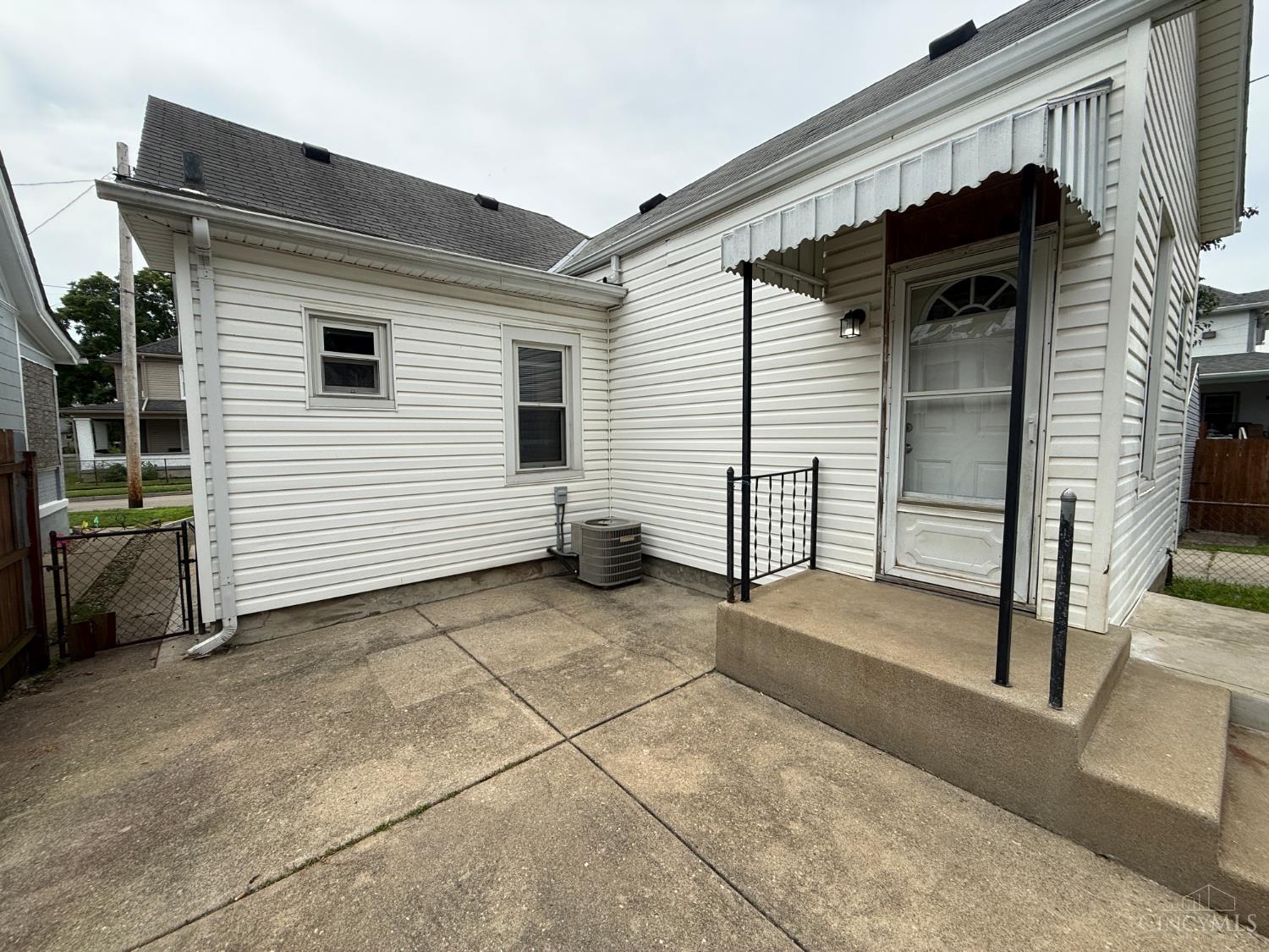 2342 Noble Avenue Property Photo 6