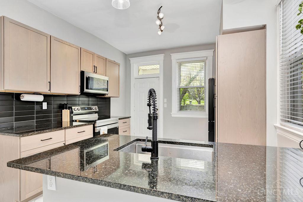 3433 Hudson Avenue Property Photo 17