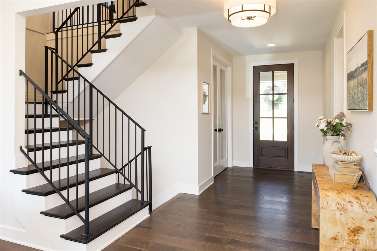 6984 Shadow Ridge Road Property Photo 2
