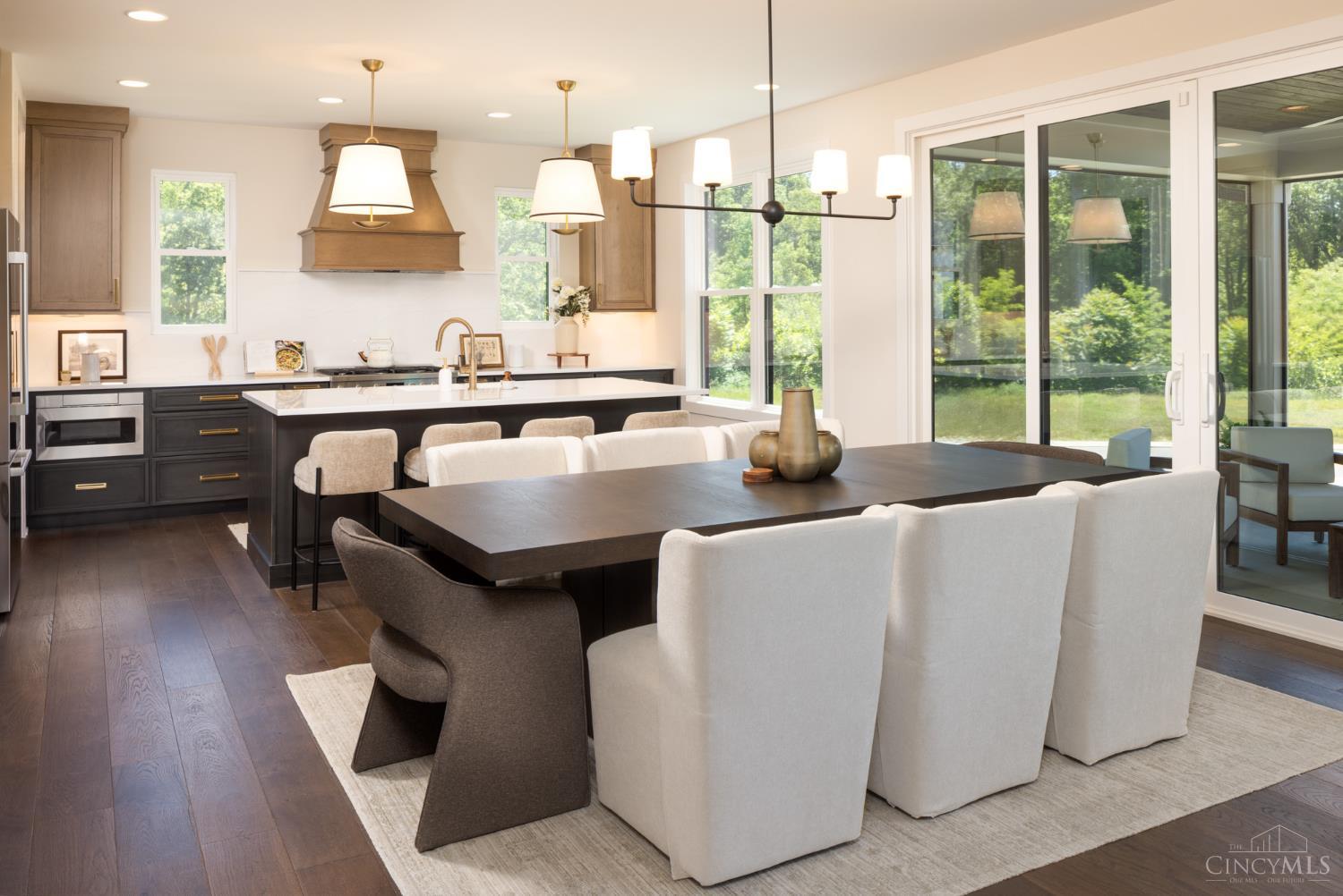6984 Shadow Ridge Road Property Photo 10
