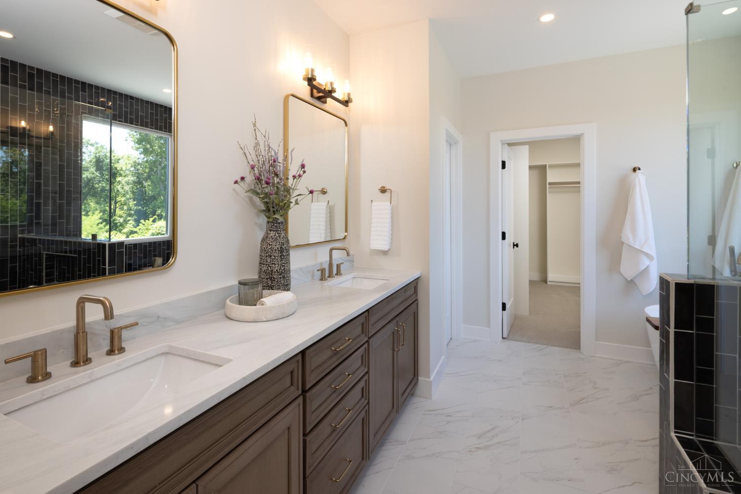 6984 Shadow Ridge Road Property Photo 15
