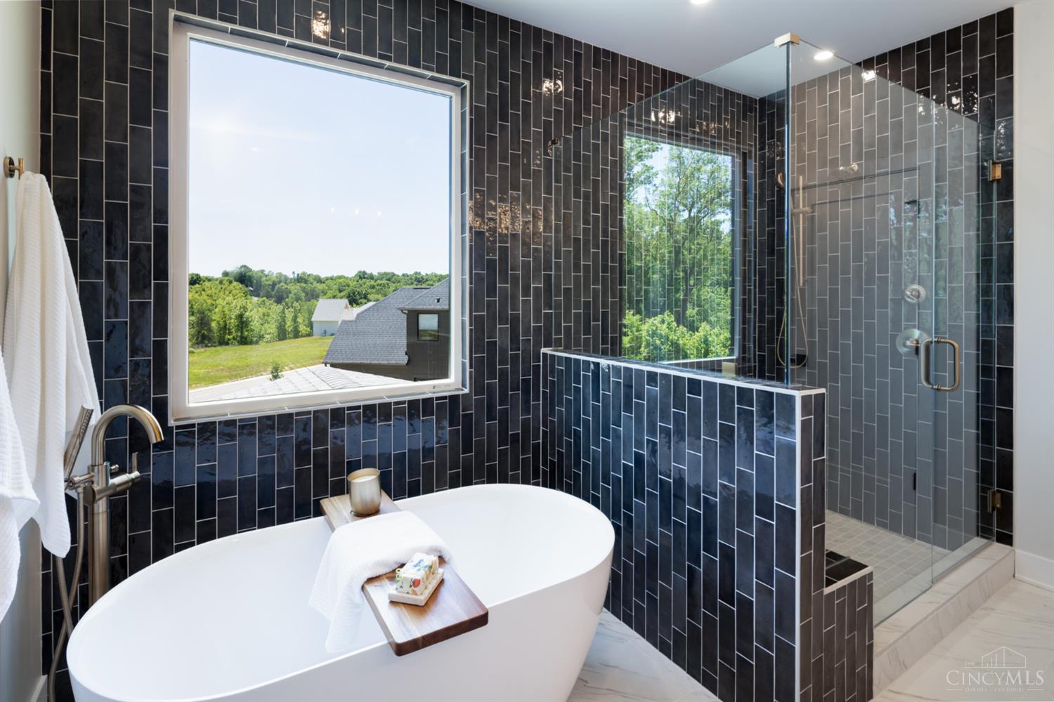 6984 Shadow Ridge Road Property Photo 17