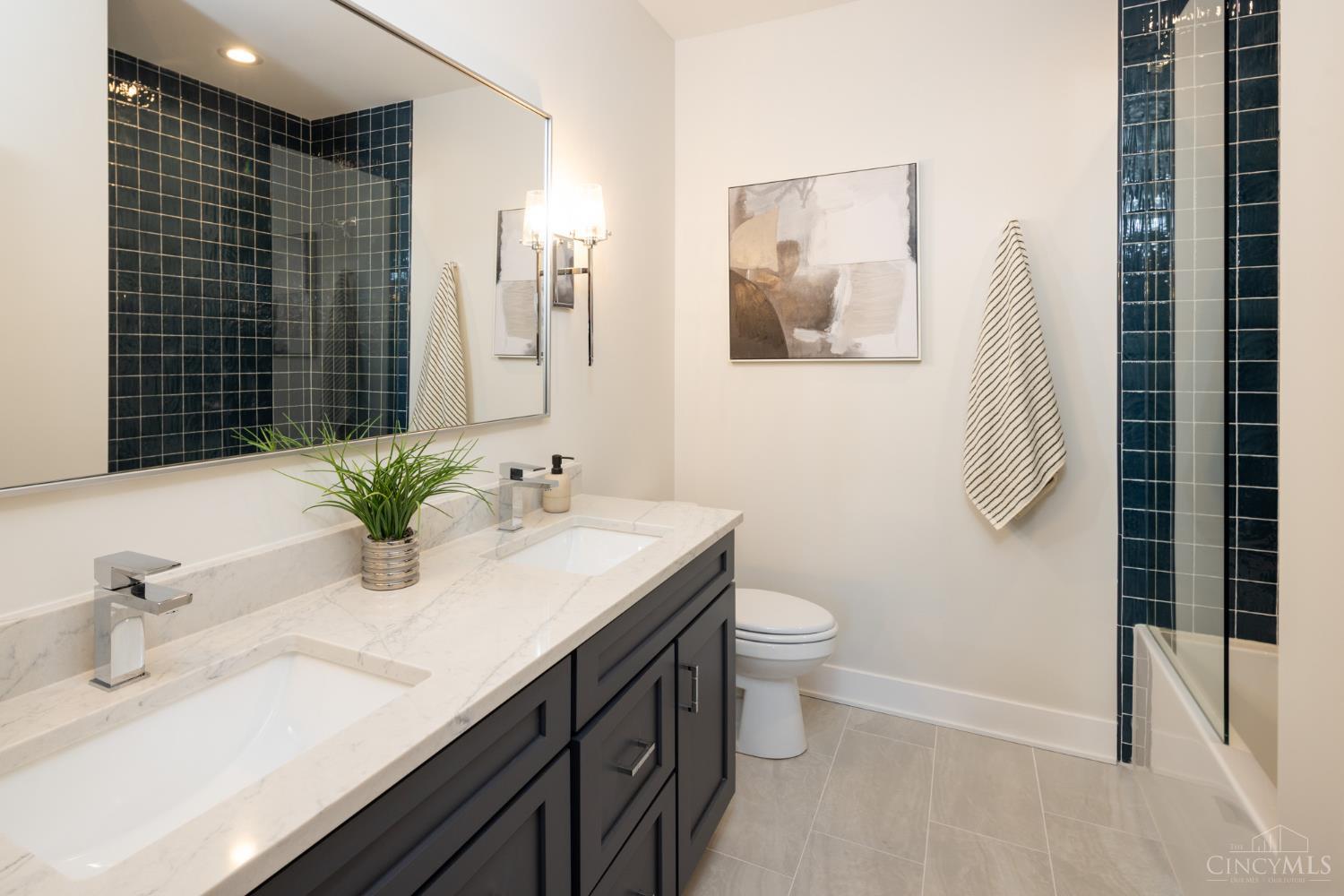 6984 Shadow Ridge Road Property Photo 18