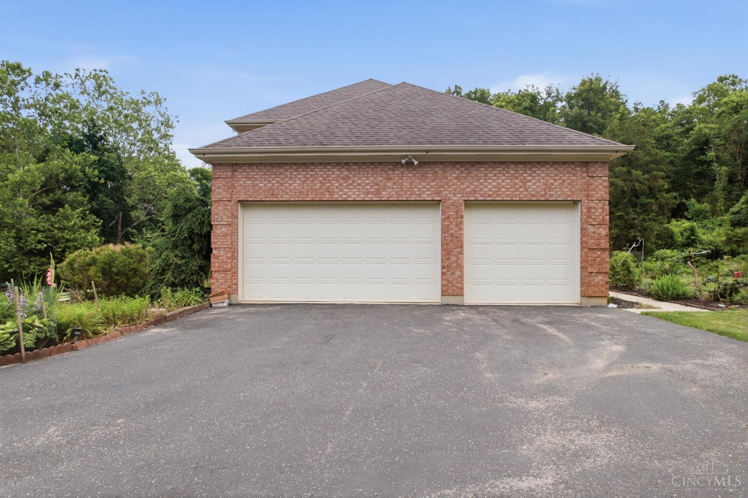 4715 Todds Fork Drive Property Photo 8