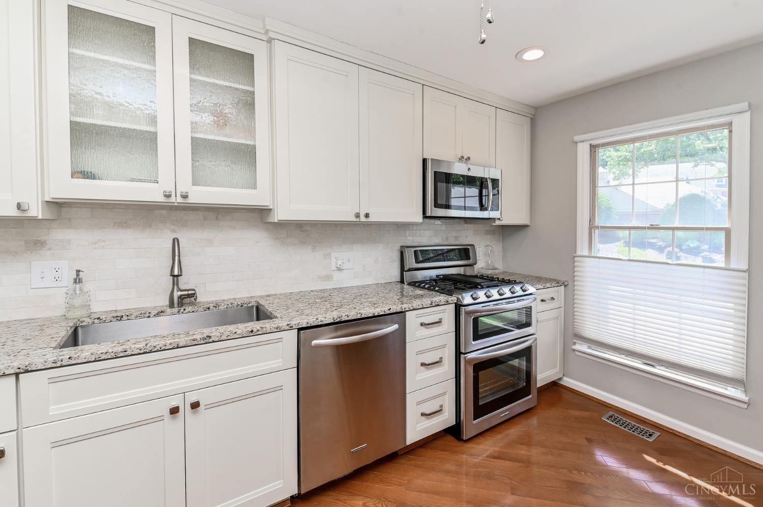 3658 Herschel Property Photo 3