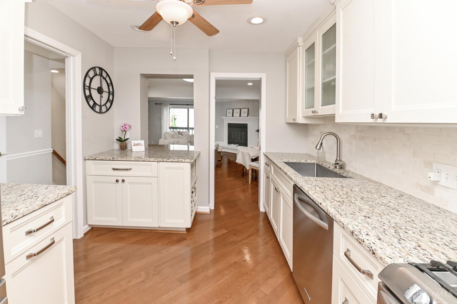 3658 Herschel Property Photo 4