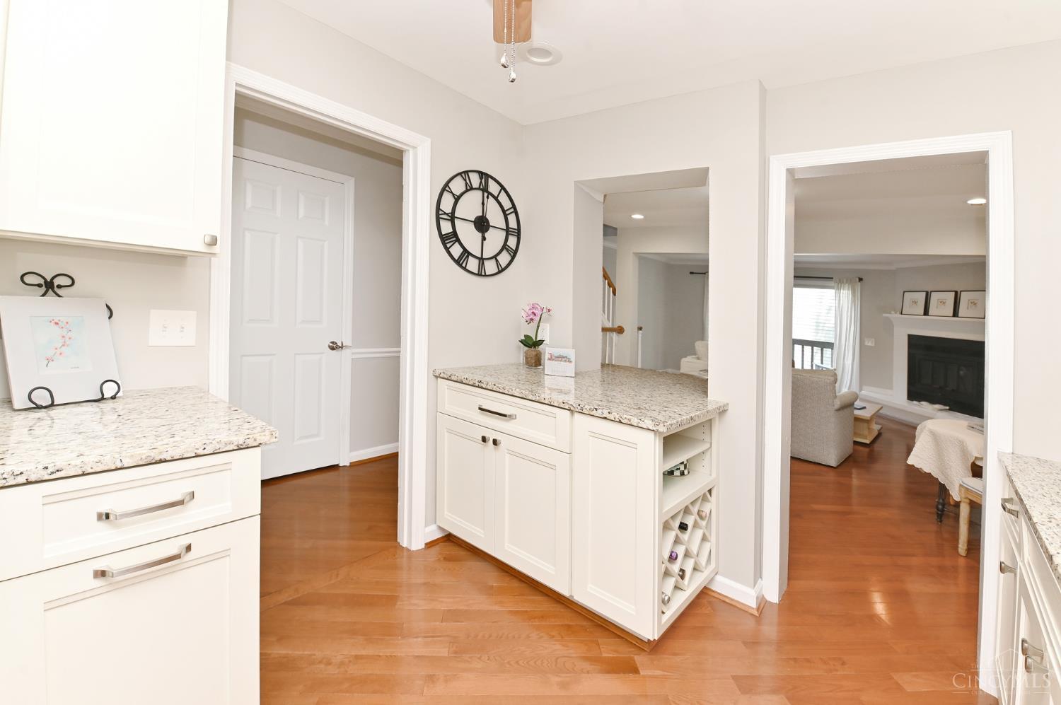 3658 Herschel Property Photo 6