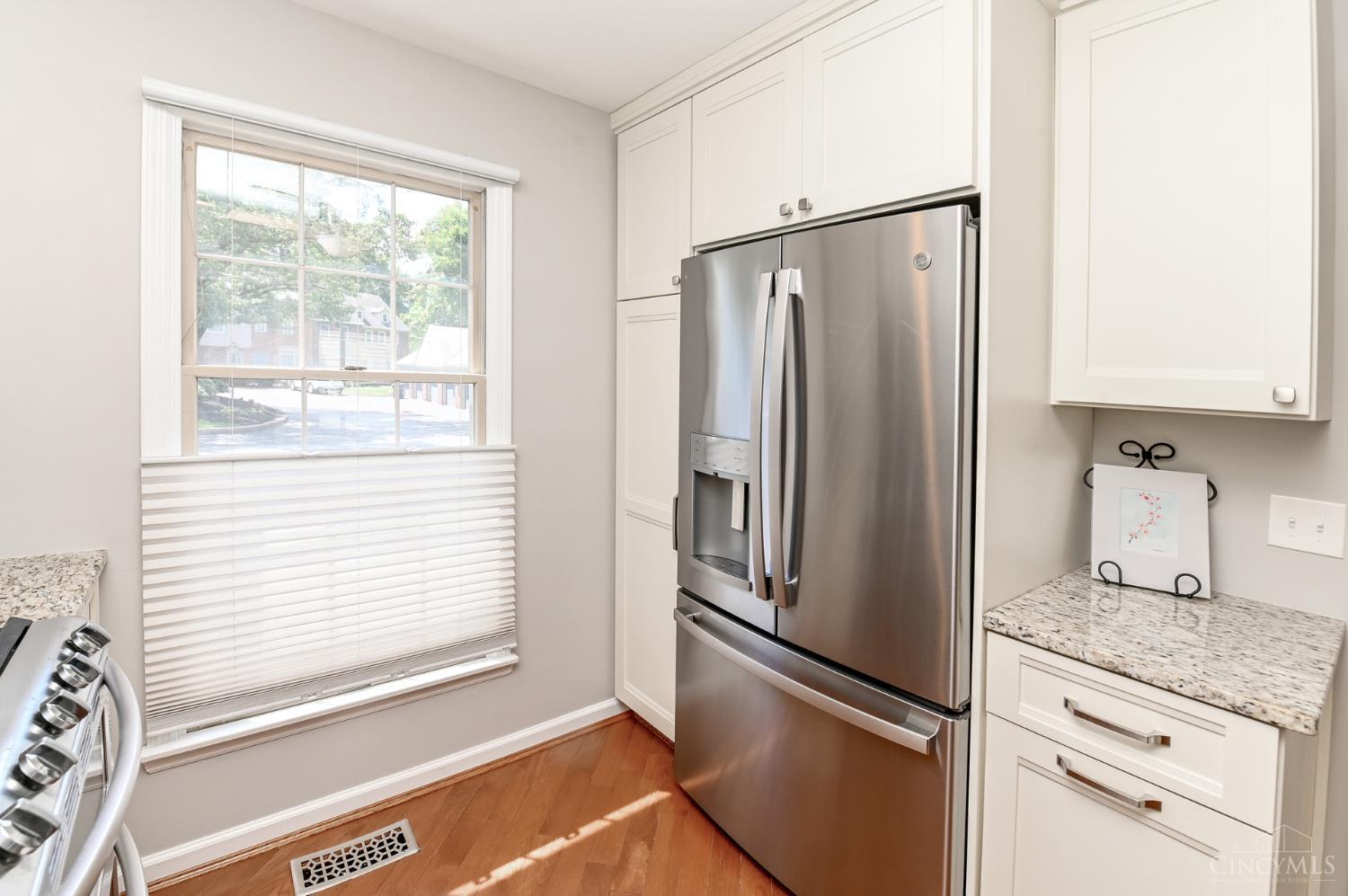 3658 Herschel Property Photo 7