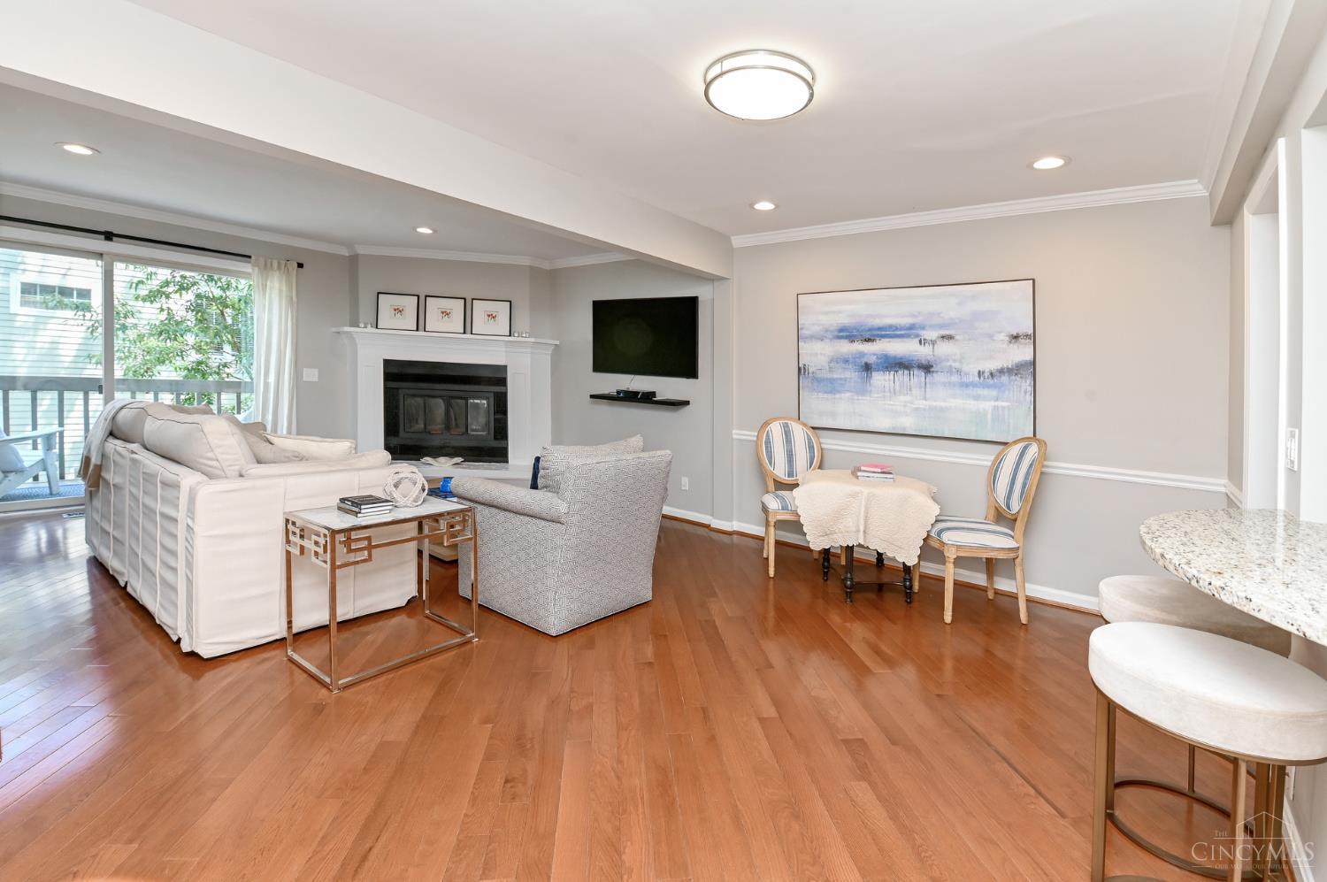 3658 Herschel Property Photo 8