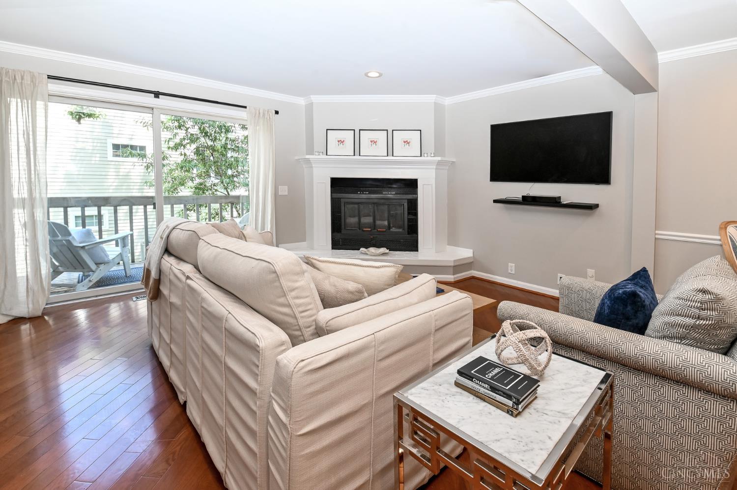 3658 Herschel Property Photo 11