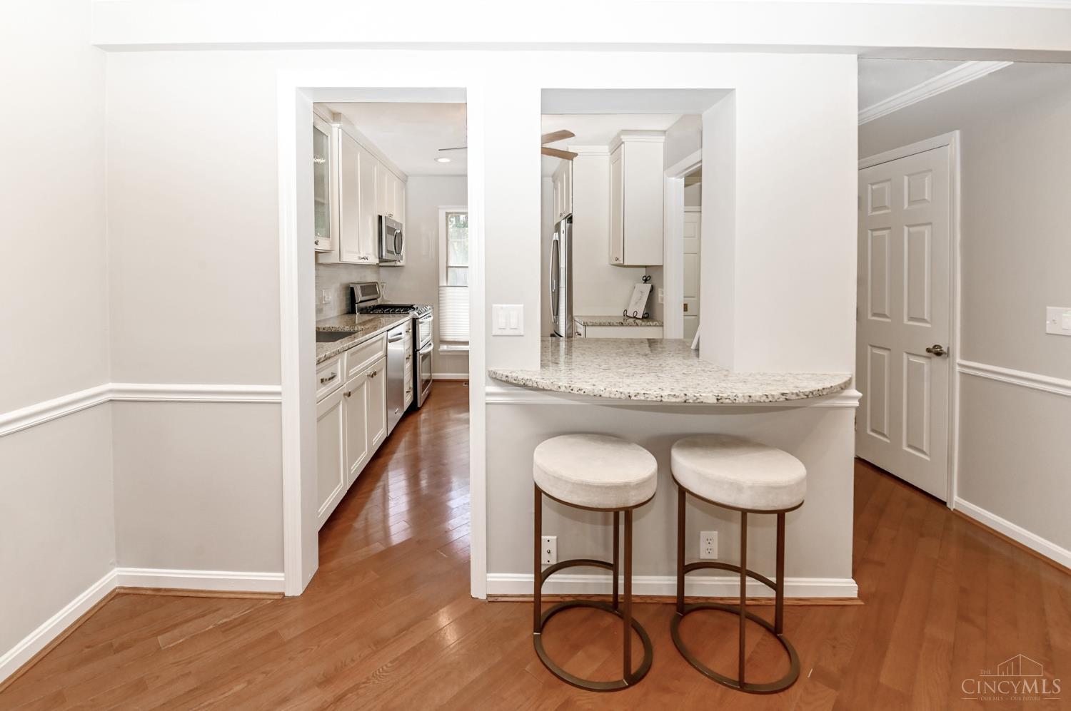 3658 Herschel Property Photo 12