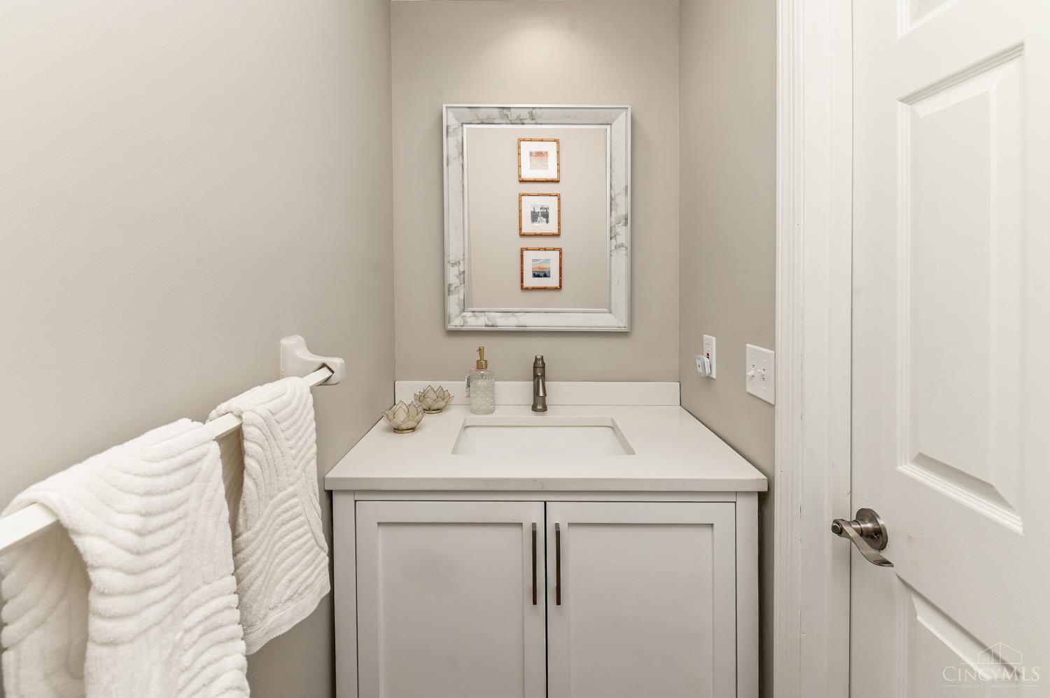 3658 Herschel Property Photo 15