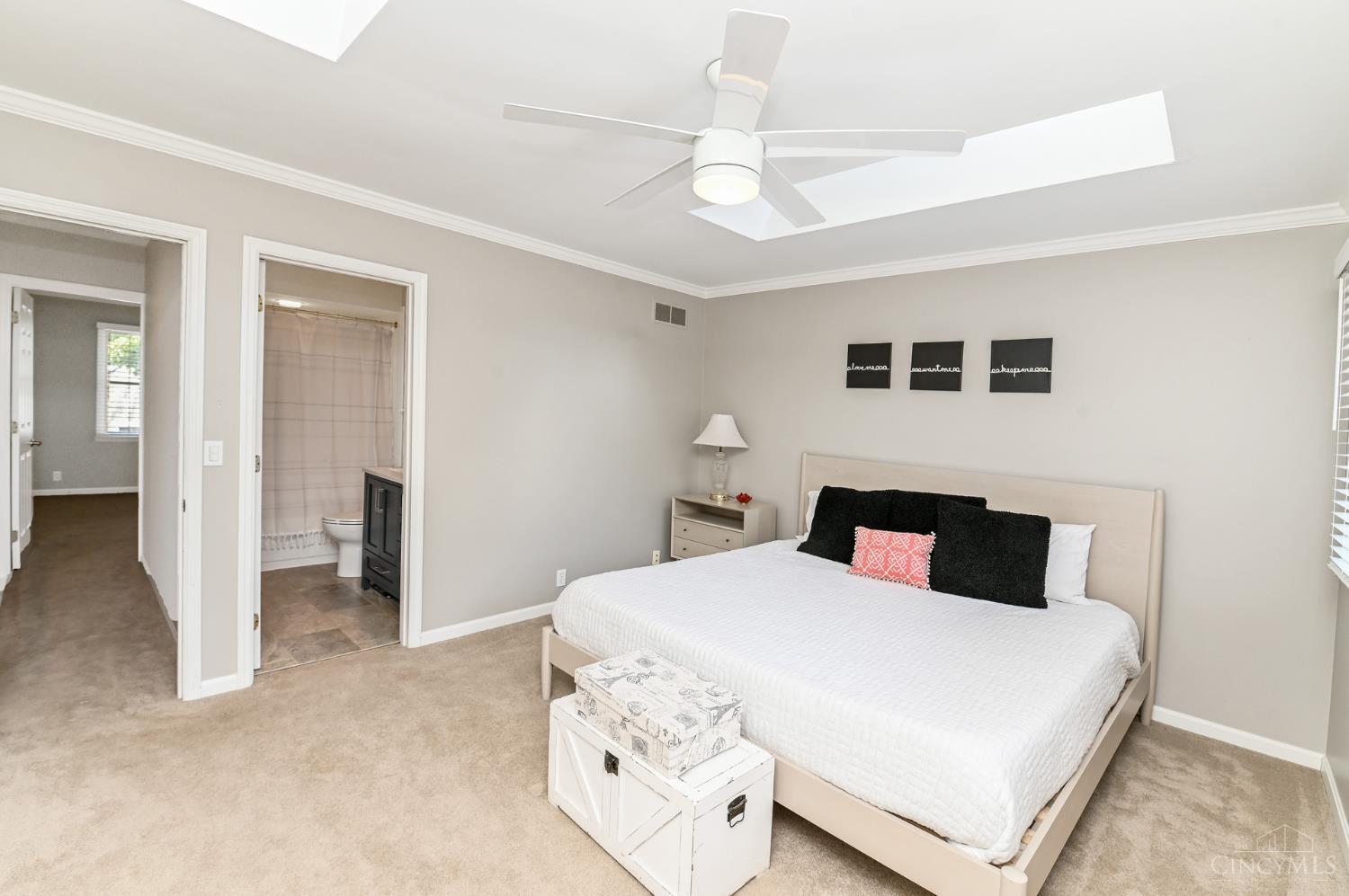 3658 Herschel Property Photo 18