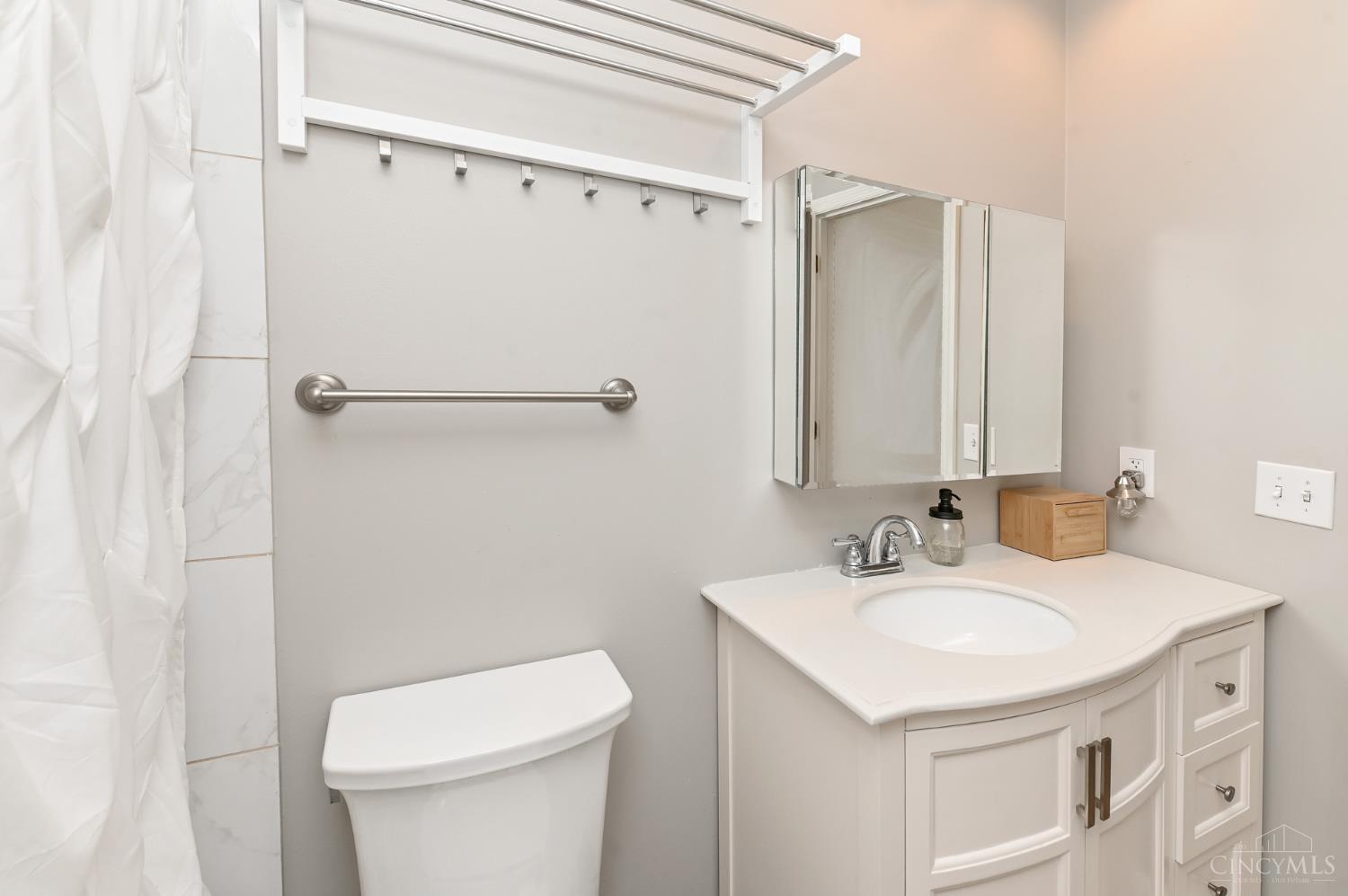 3658 Herschel Property Photo 29