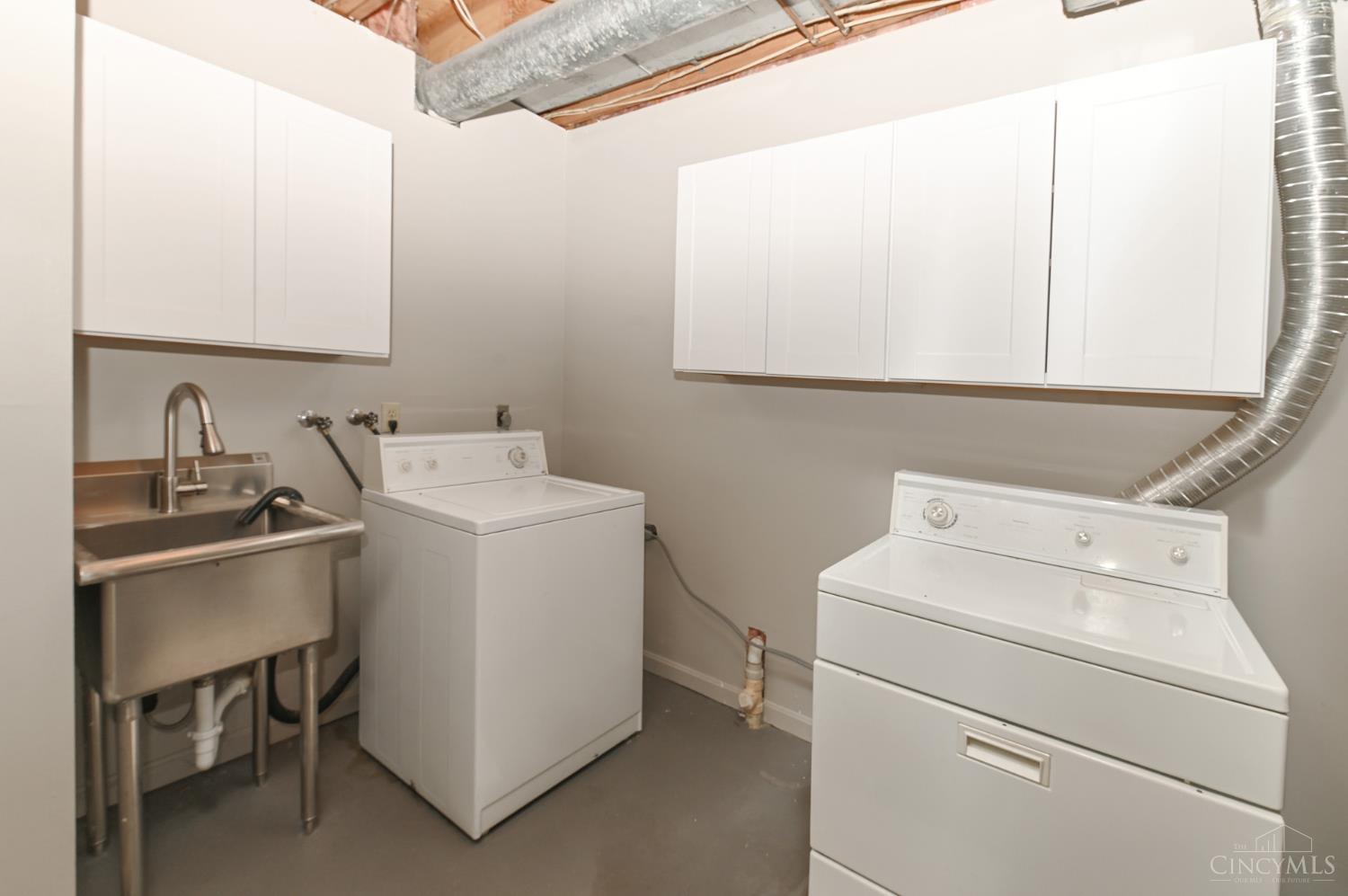 3658 Herschel Property Photo 37