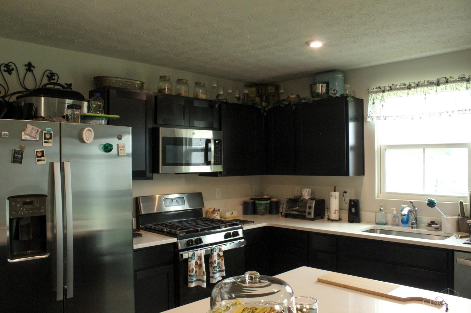 5901 Cresting Drive Property Photo 9