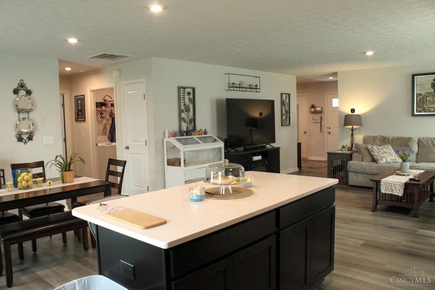 5901 Cresting Drive Property Photo 25