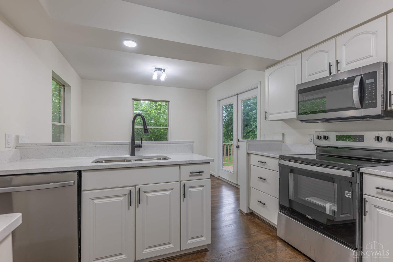 6748 Apache Way Property Photo 10