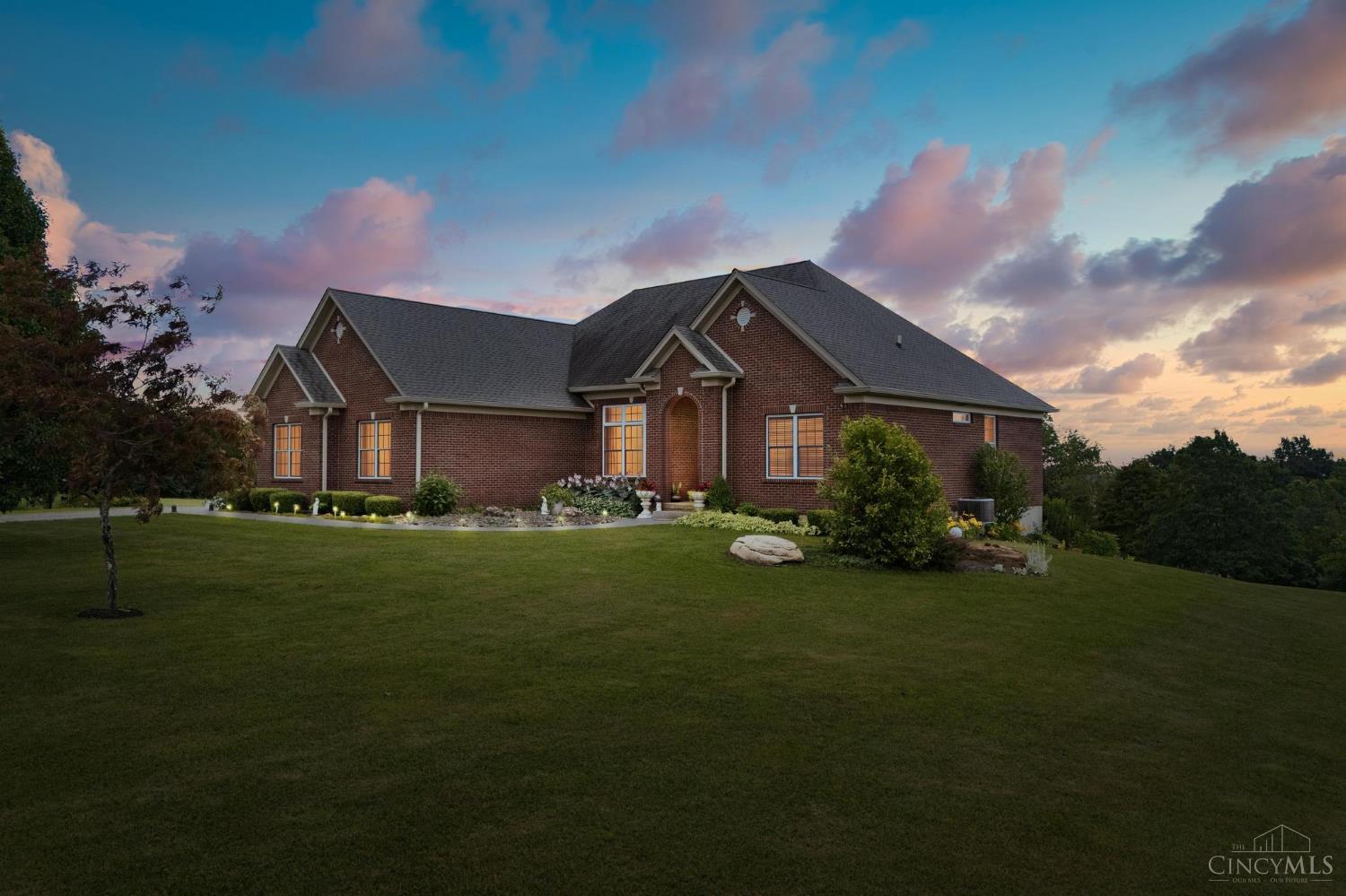 6880 Oak Ridge Road Property Photo 1