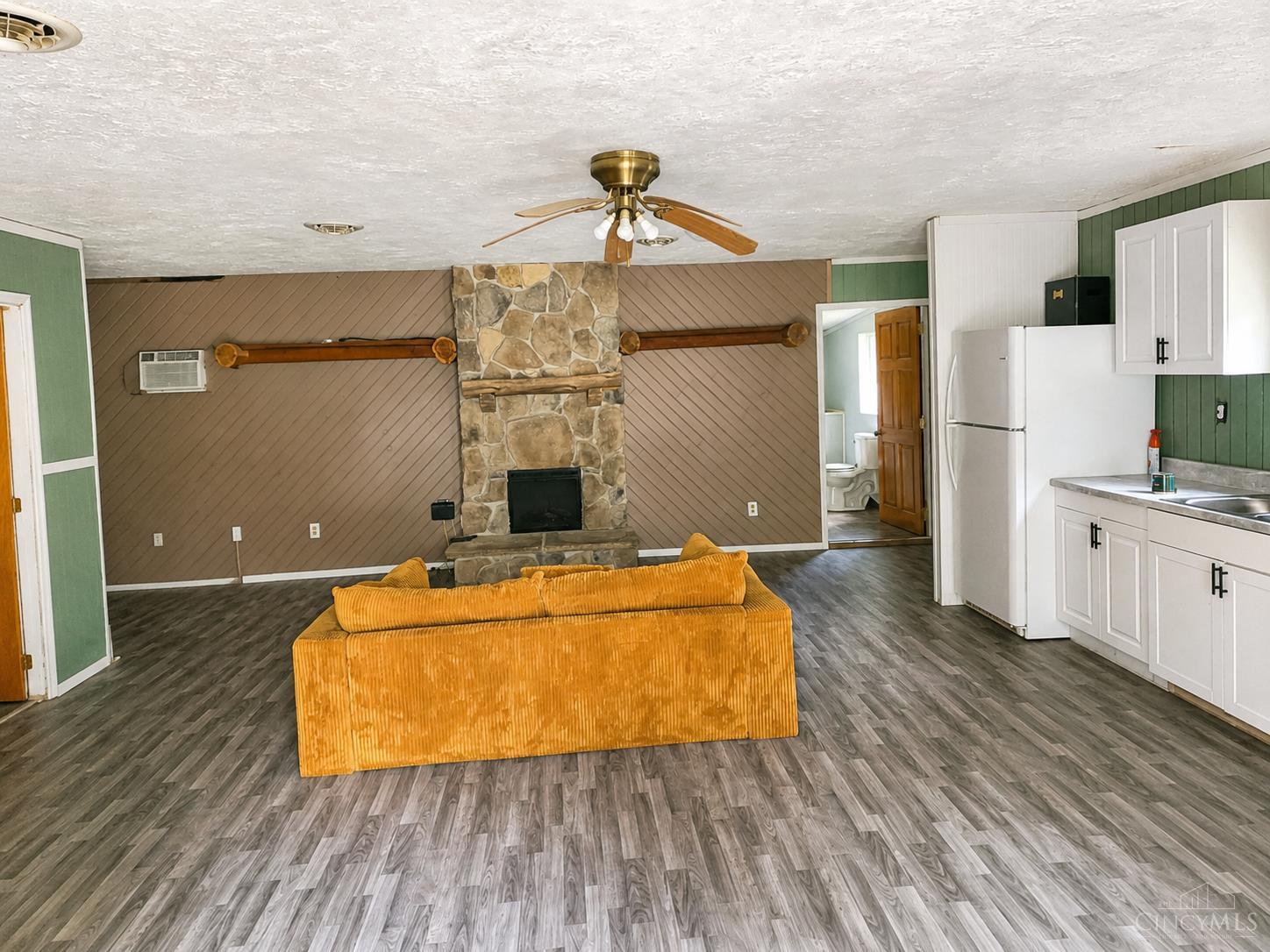 528 Tom Brown Road Property Photo 3