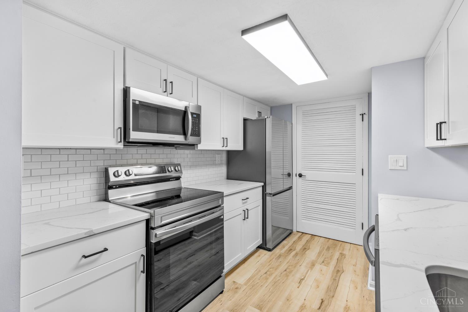 10555 Montgomery Road Property Photo 6