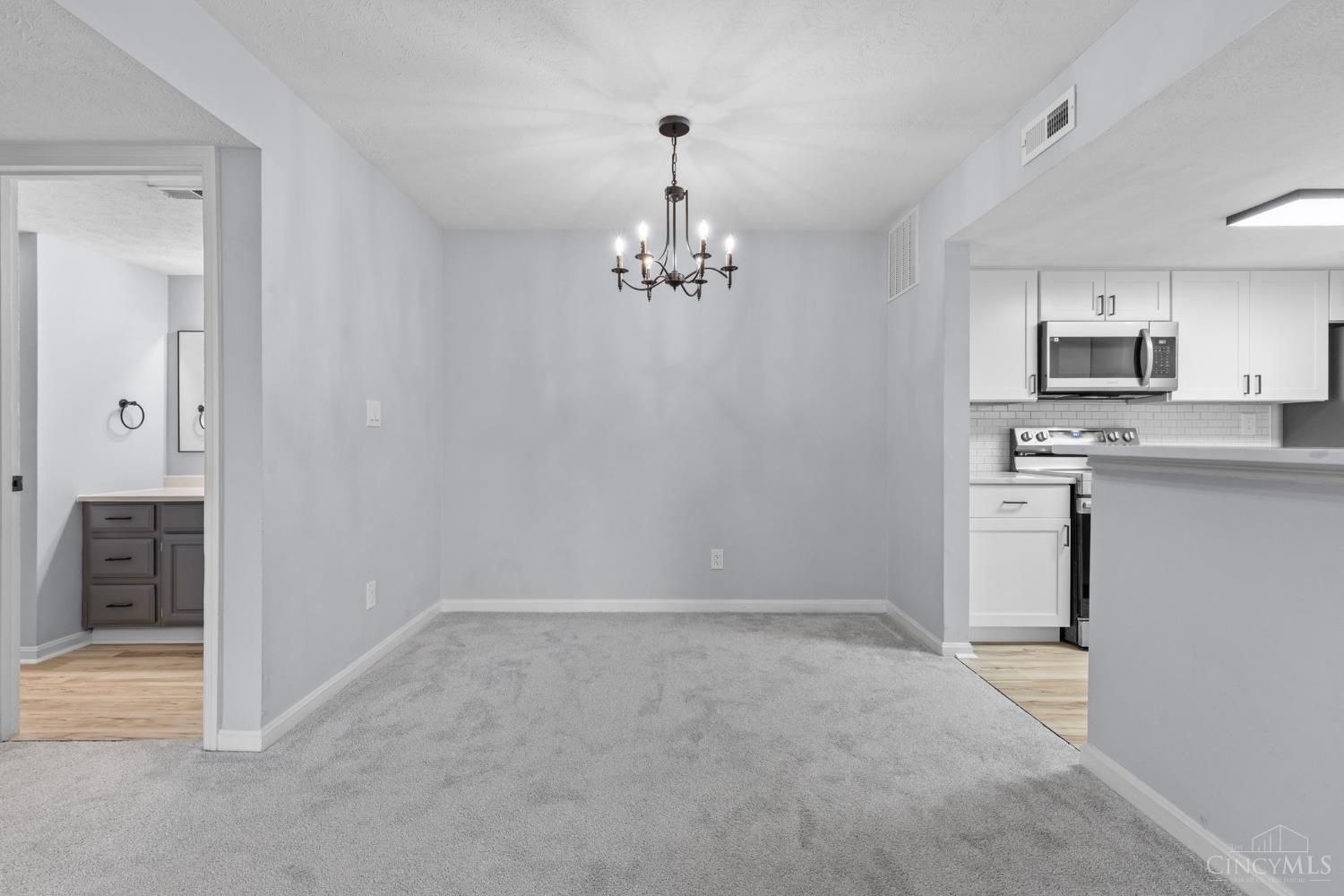 10555 Montgomery Road Property Photo 11