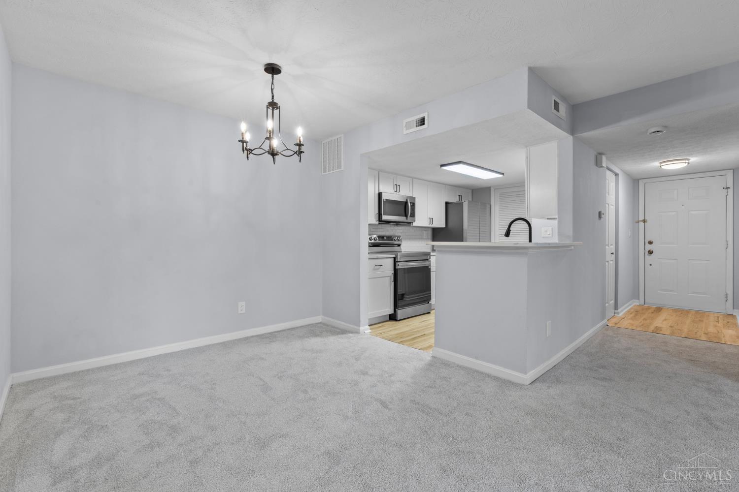 10555 Montgomery Road Property Photo 12