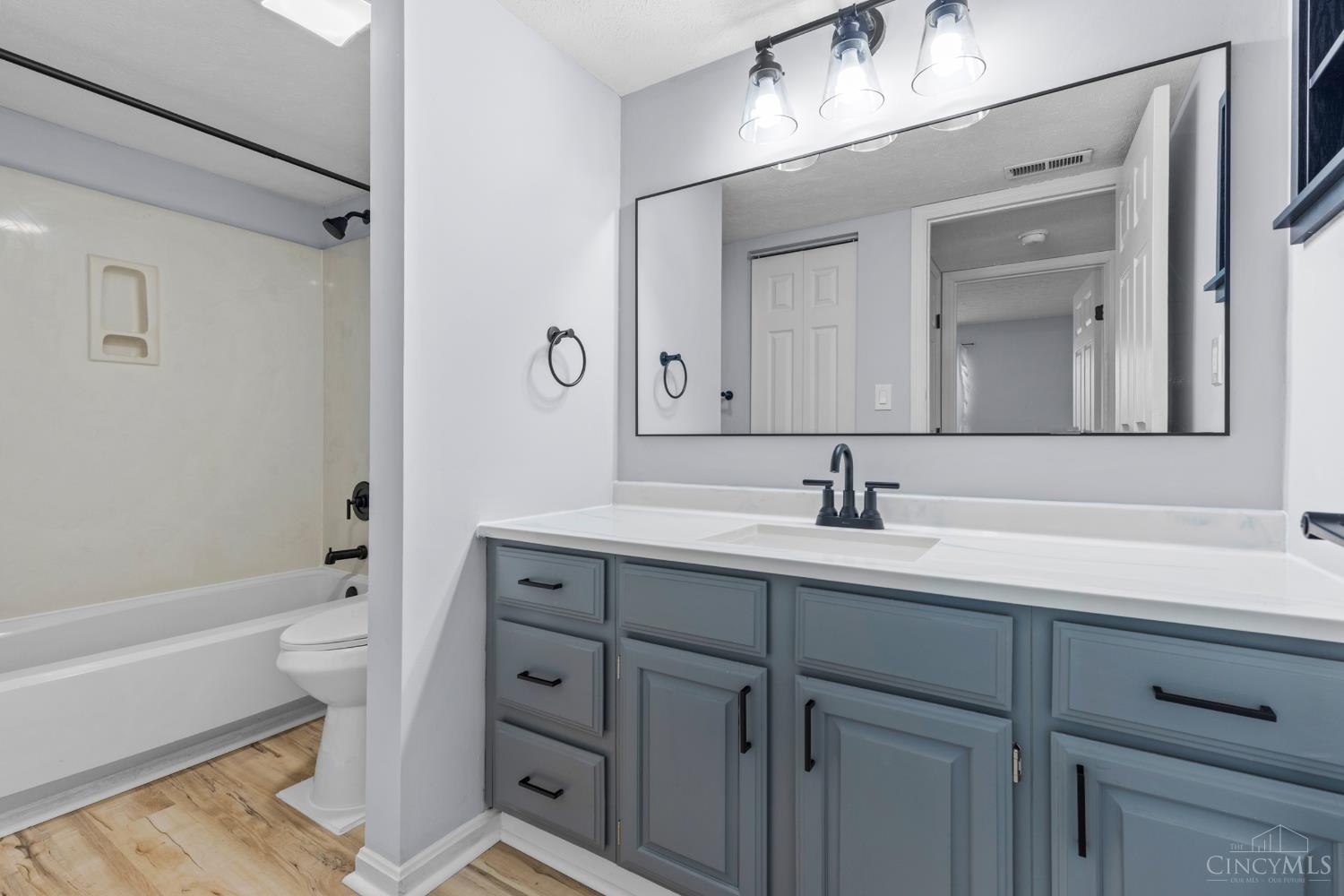 10555 Montgomery Road Property Photo 21