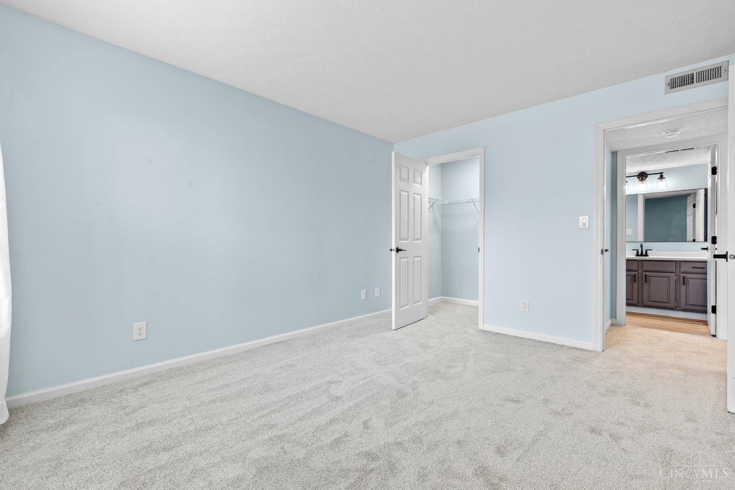 10555 Montgomery Road Property Photo 23