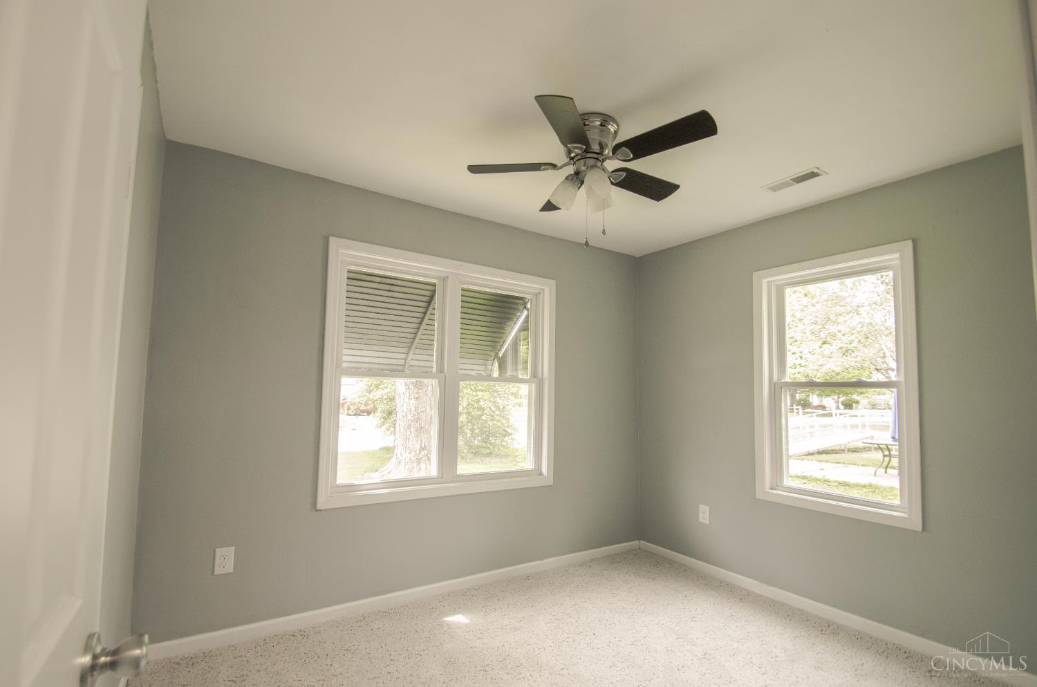 158 Willard Avenue Property Photo 5