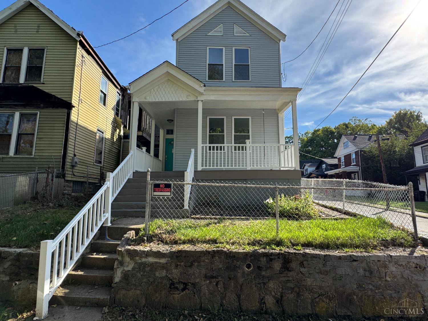 1739 Holloway Avenue Property Photo 1