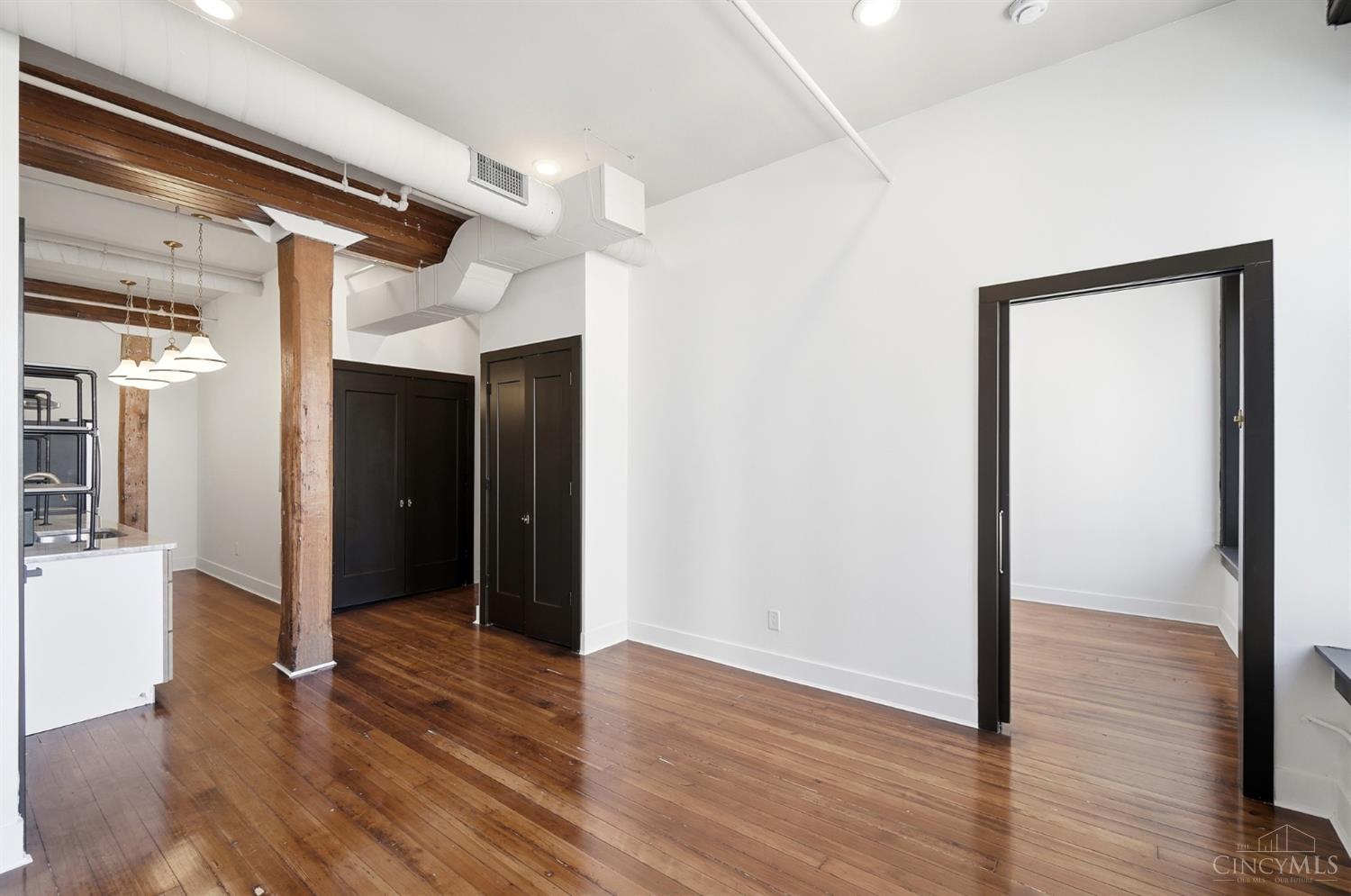 607 Main Street Property Photo 10