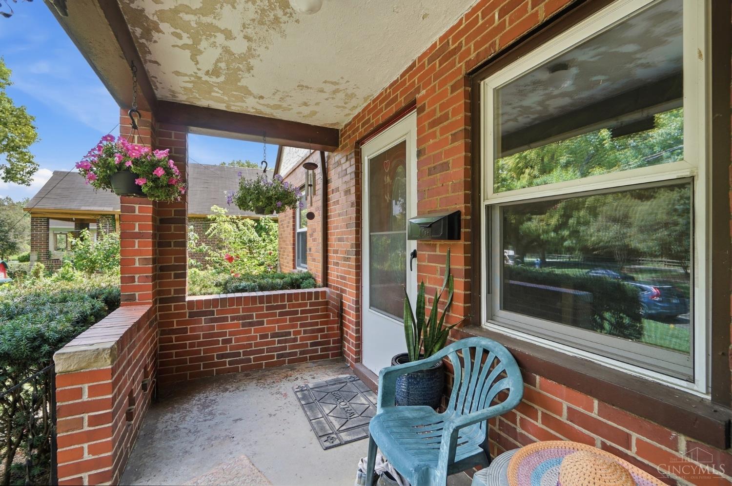 1063 Oak Avenue Property Photo 2