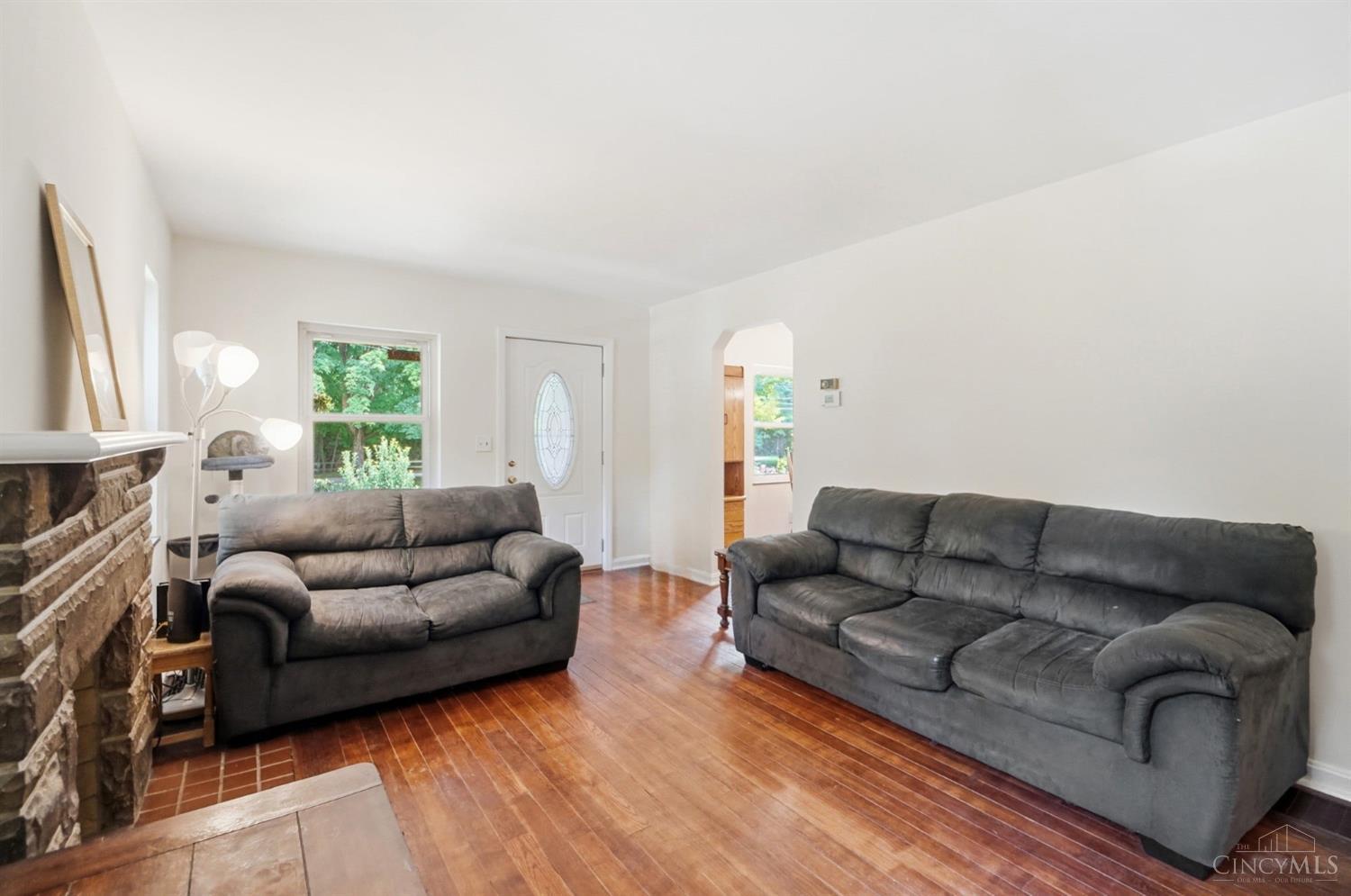1063 Oak Avenue Property Photo 4