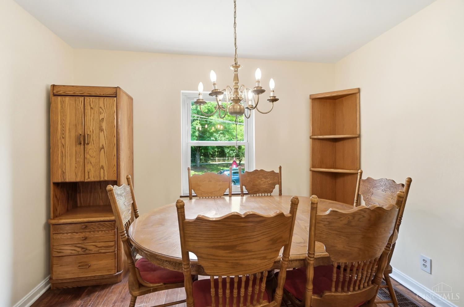 1063 Oak Avenue Property Photo 6