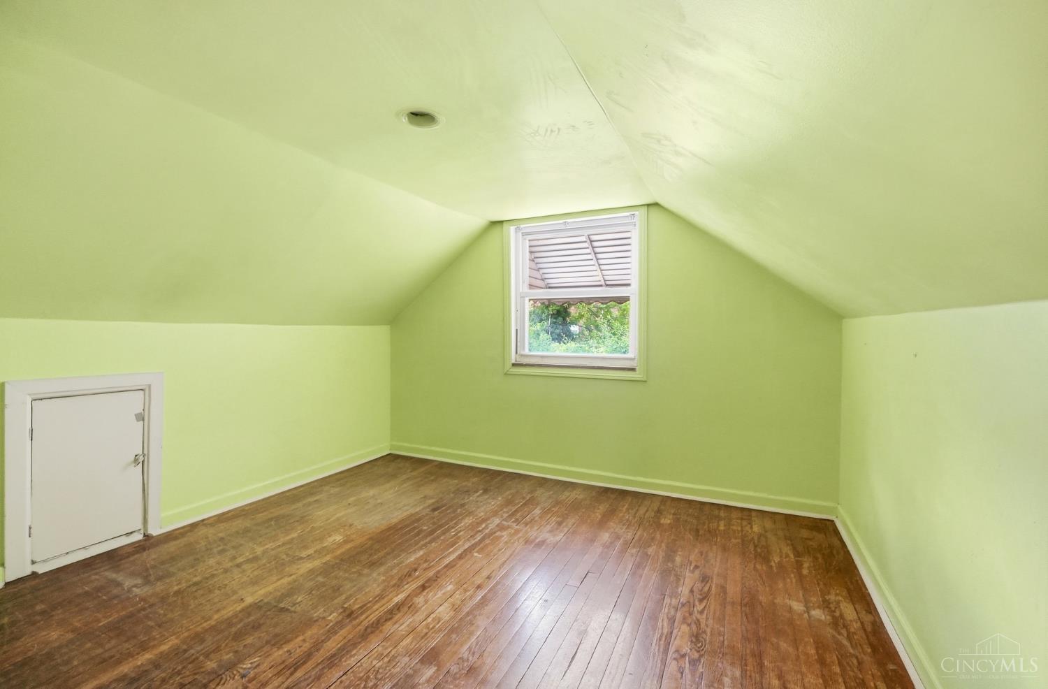 1063 Oak Avenue Property Photo 14