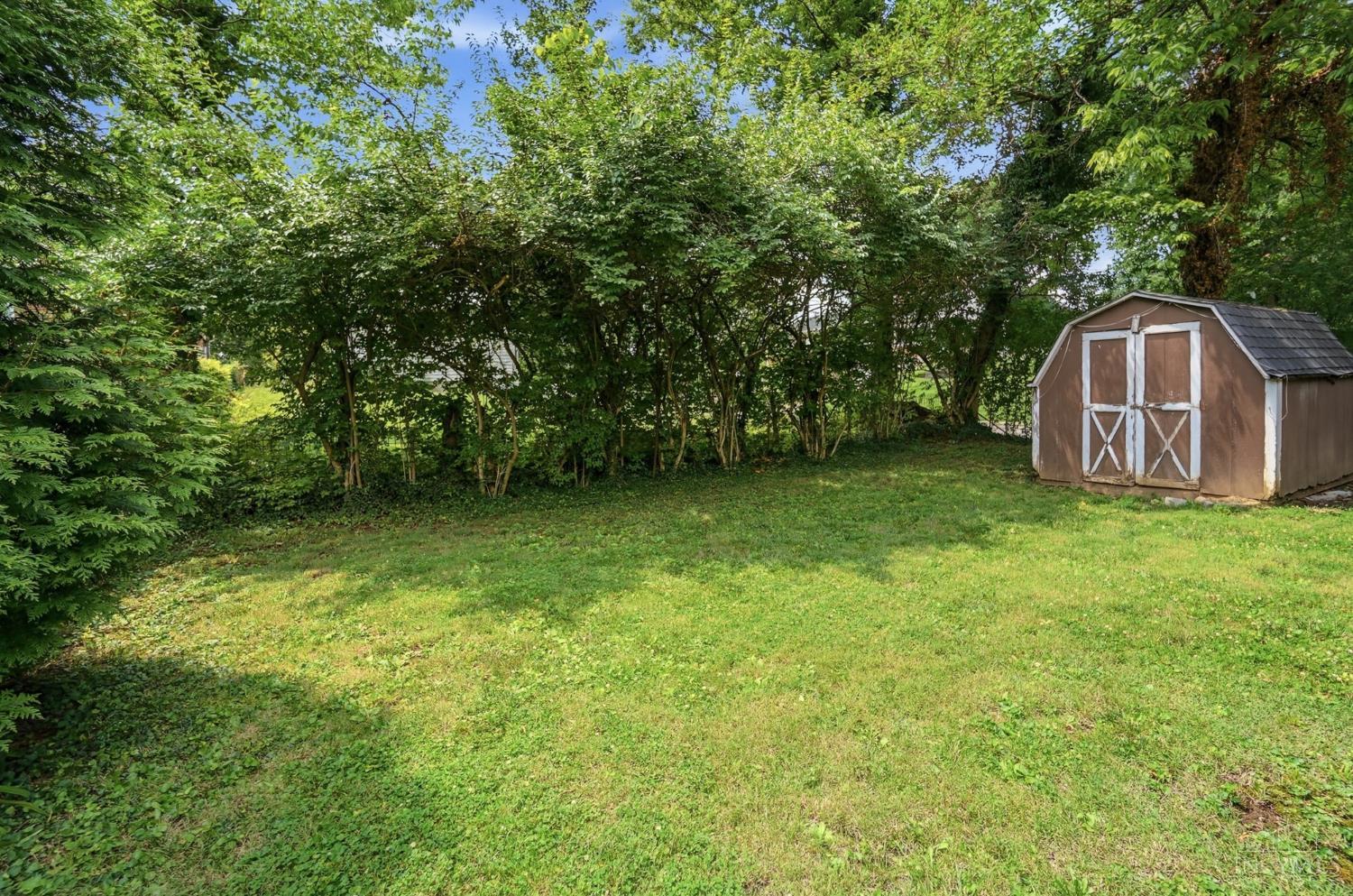 1063 Oak Avenue Property Photo 17
