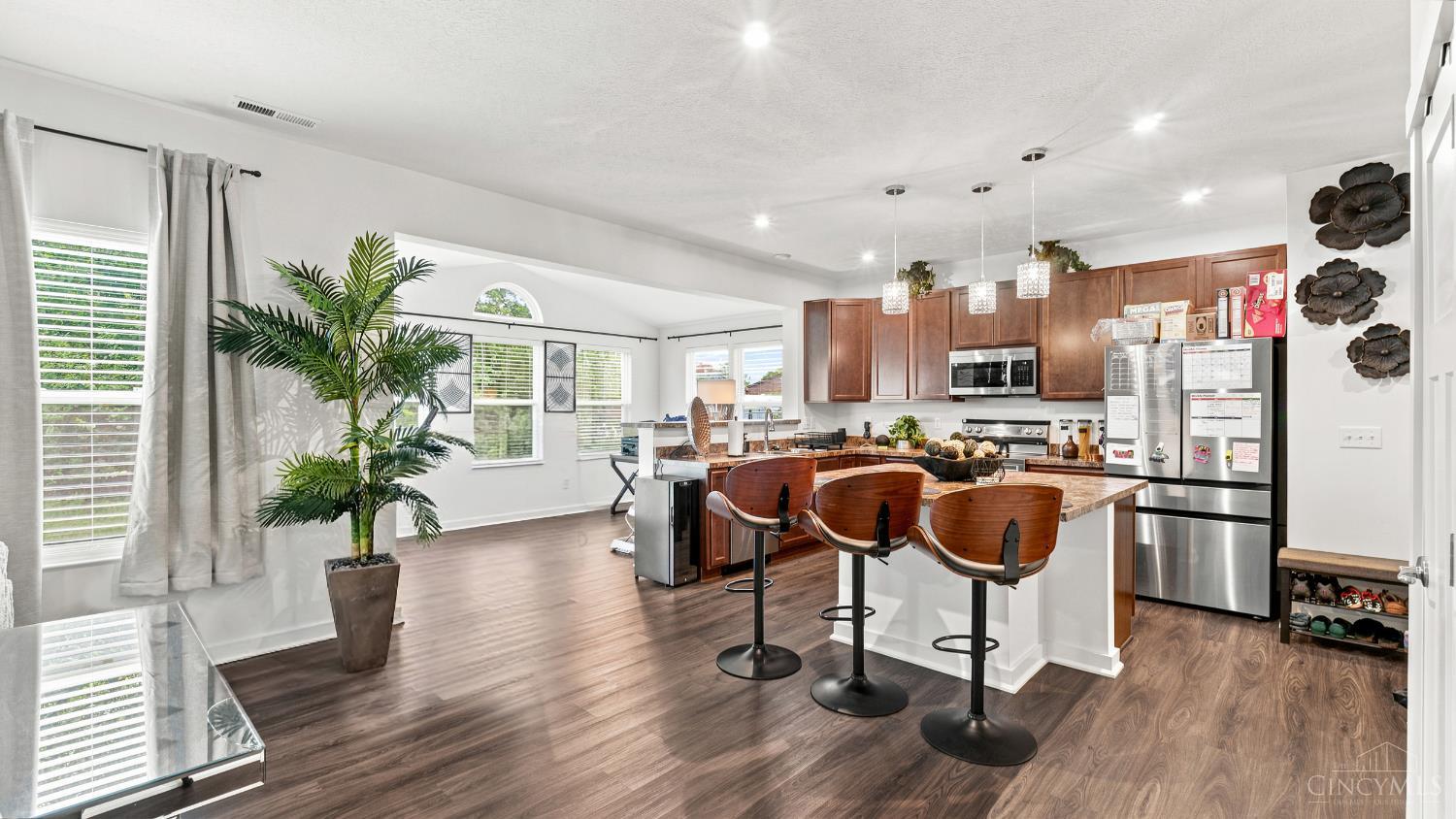 2807 Sovereign Drive Property Photo 9