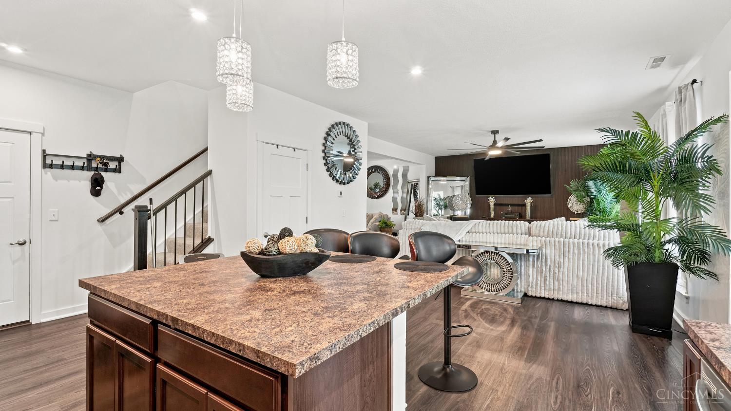 2807 Sovereign Drive Property Photo 11