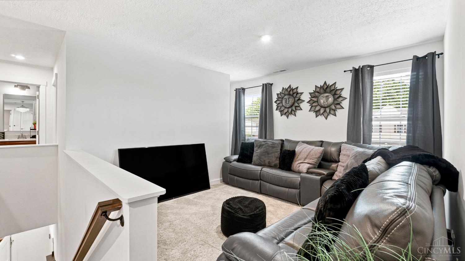 2807 Sovereign Drive Property Photo 15