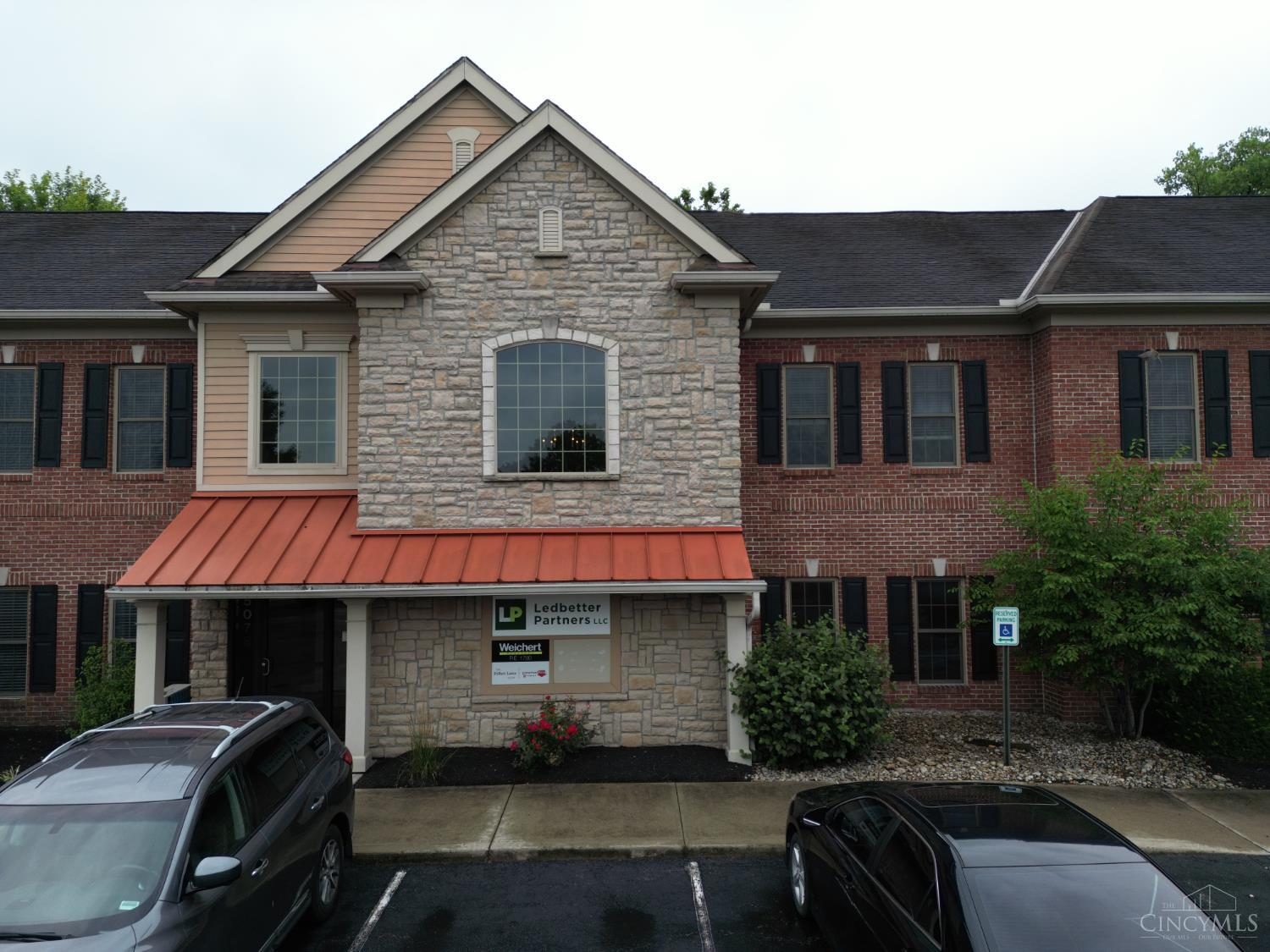5078 Wooster Pike Property Photo 2