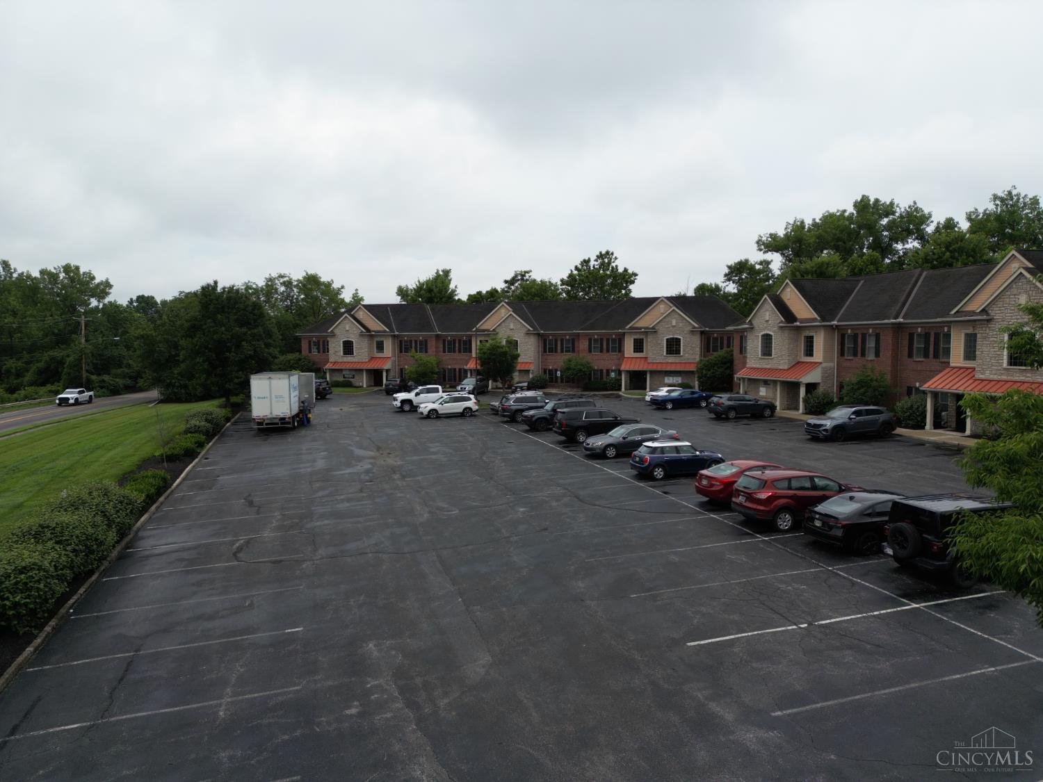 5078 Wooster Pike Property Photo 14