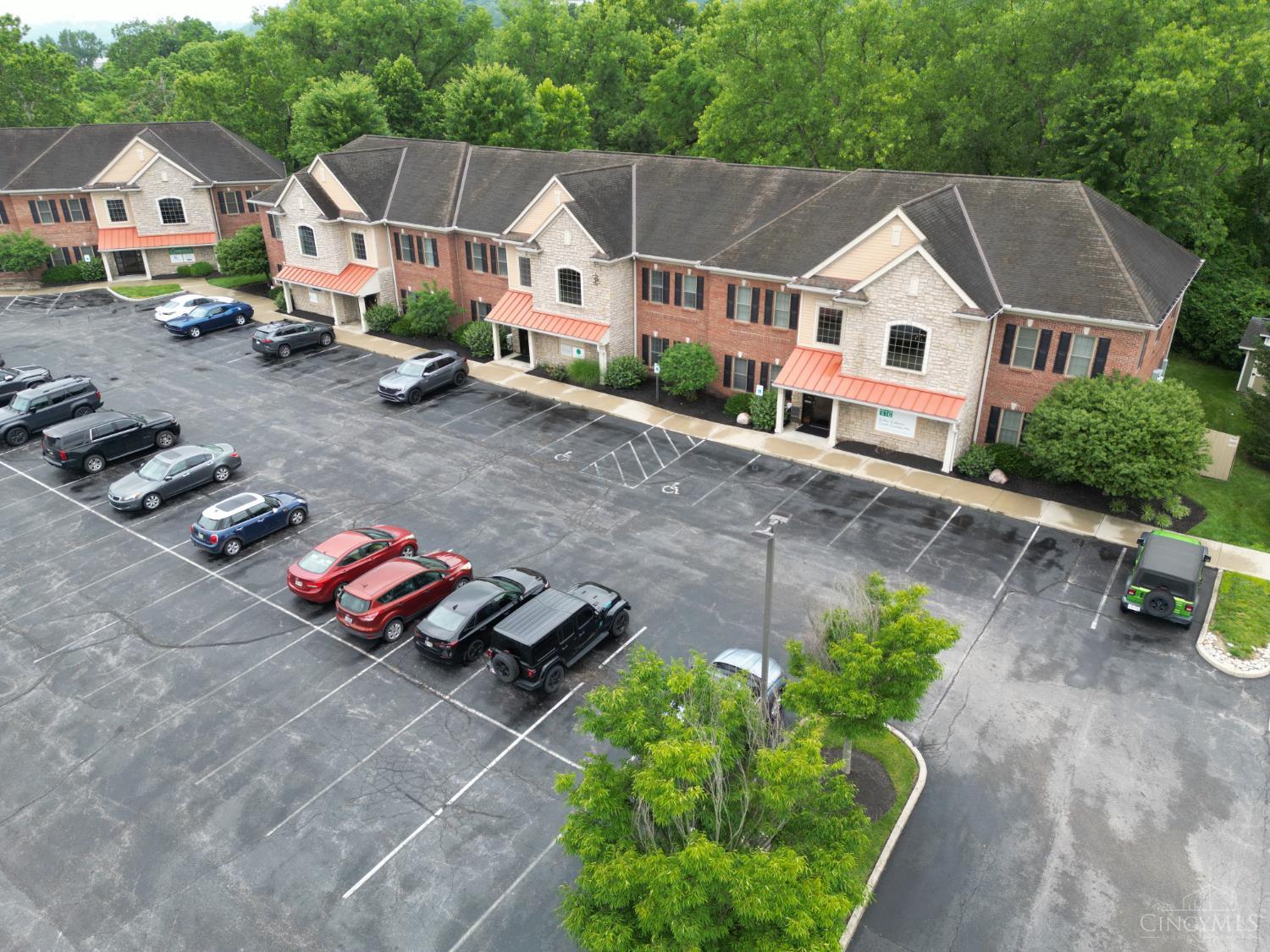 5078 Wooster Pike Property Photo 15