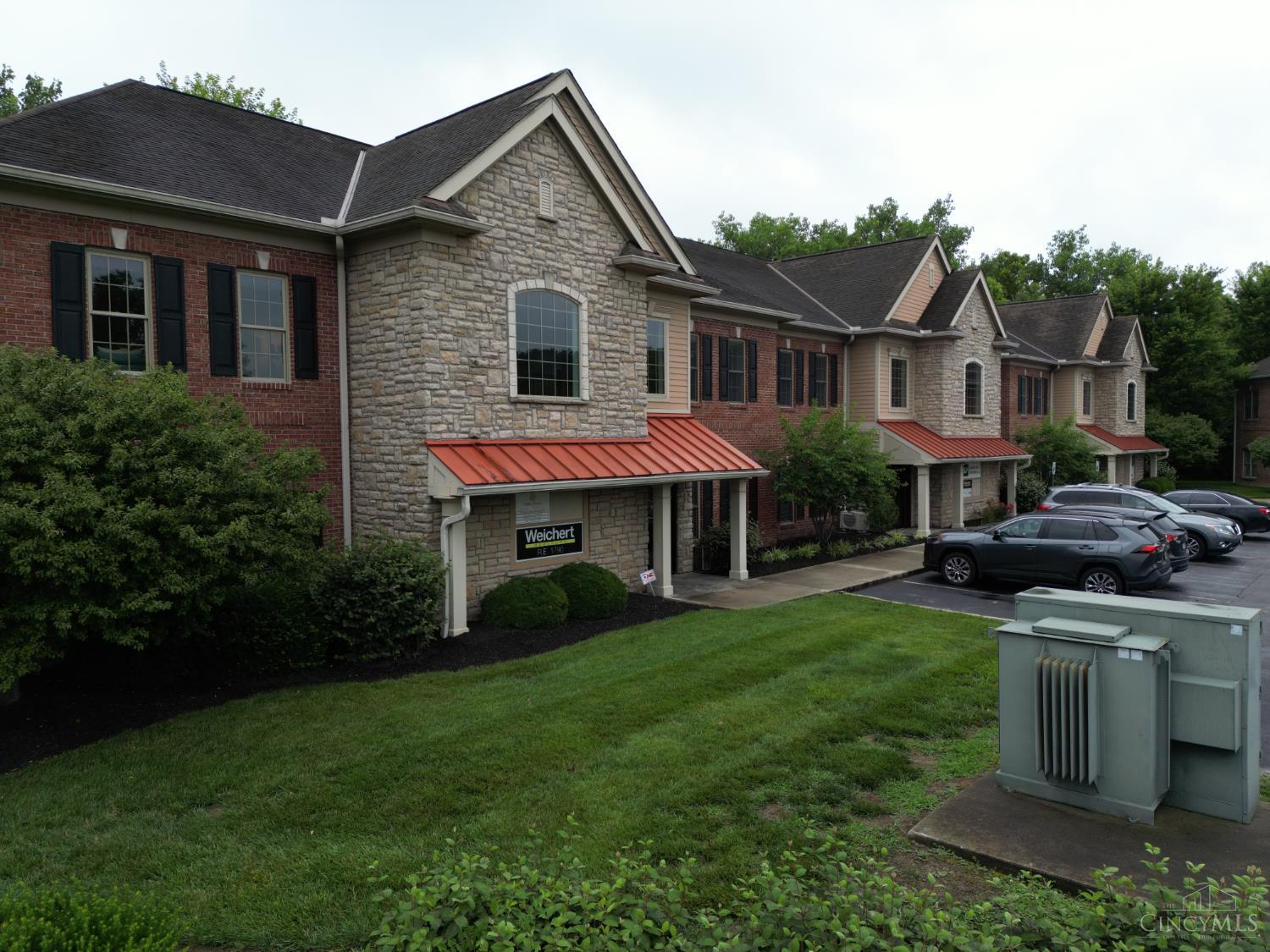 5078 Wooster Pike Property Photo 18
