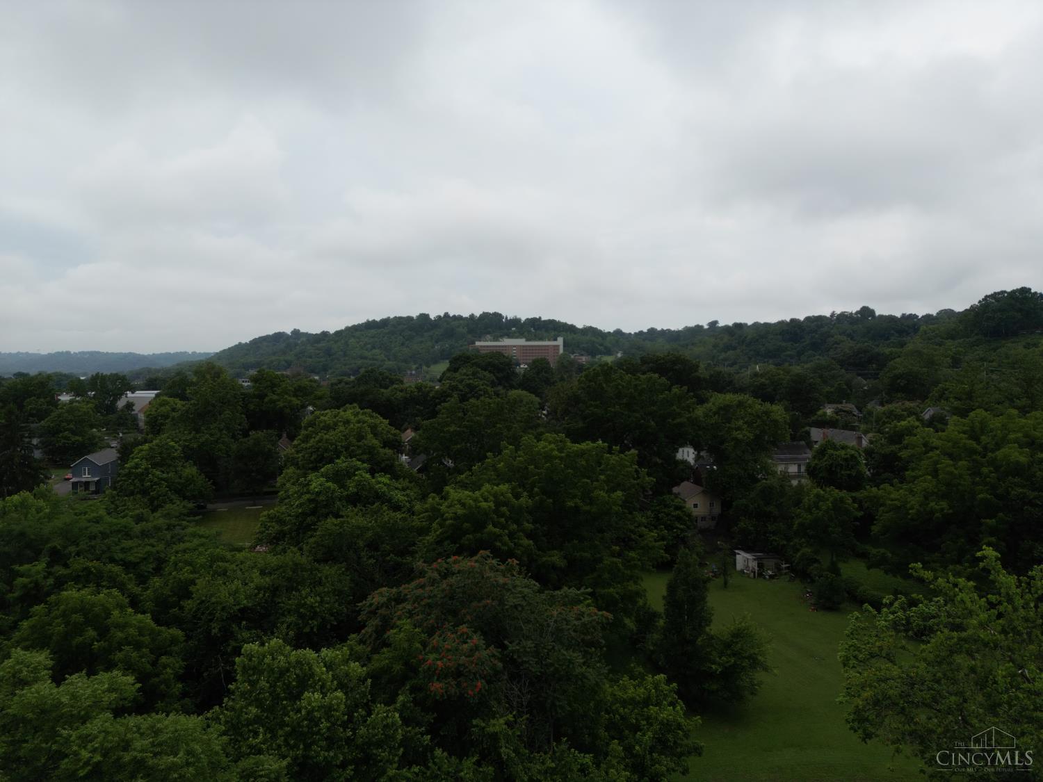 5078 Wooster Pike Property Photo 21