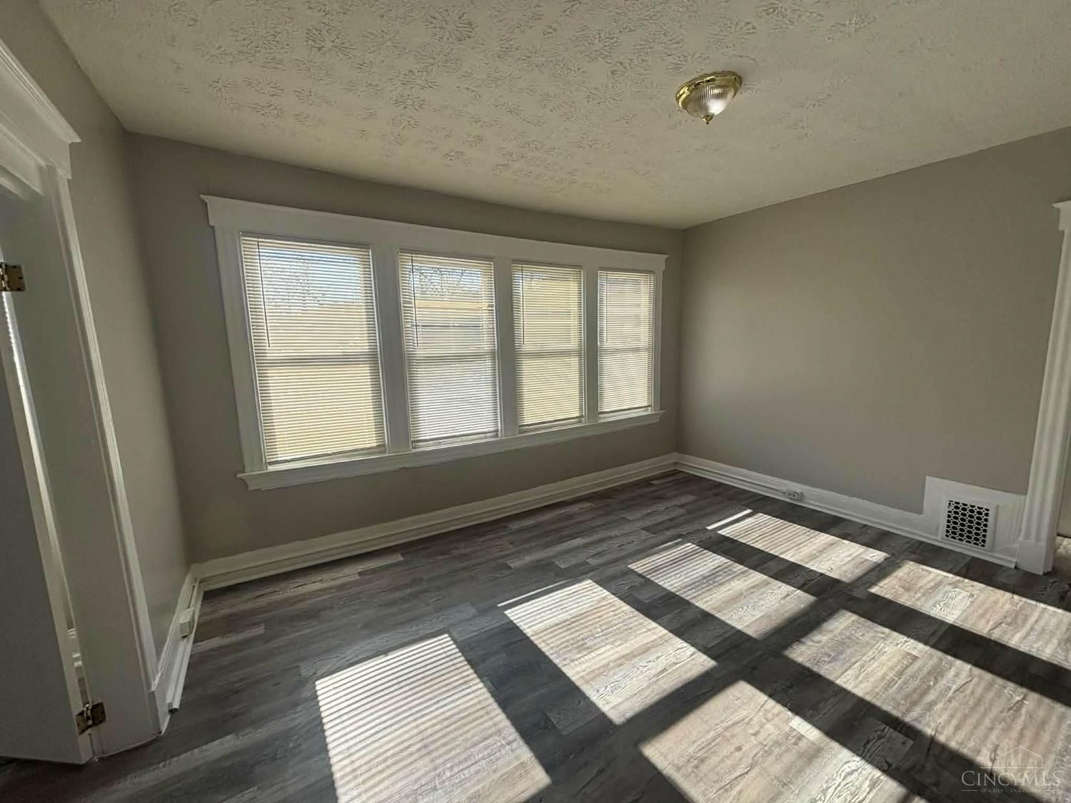 3671 Vine Street Property Photo 6