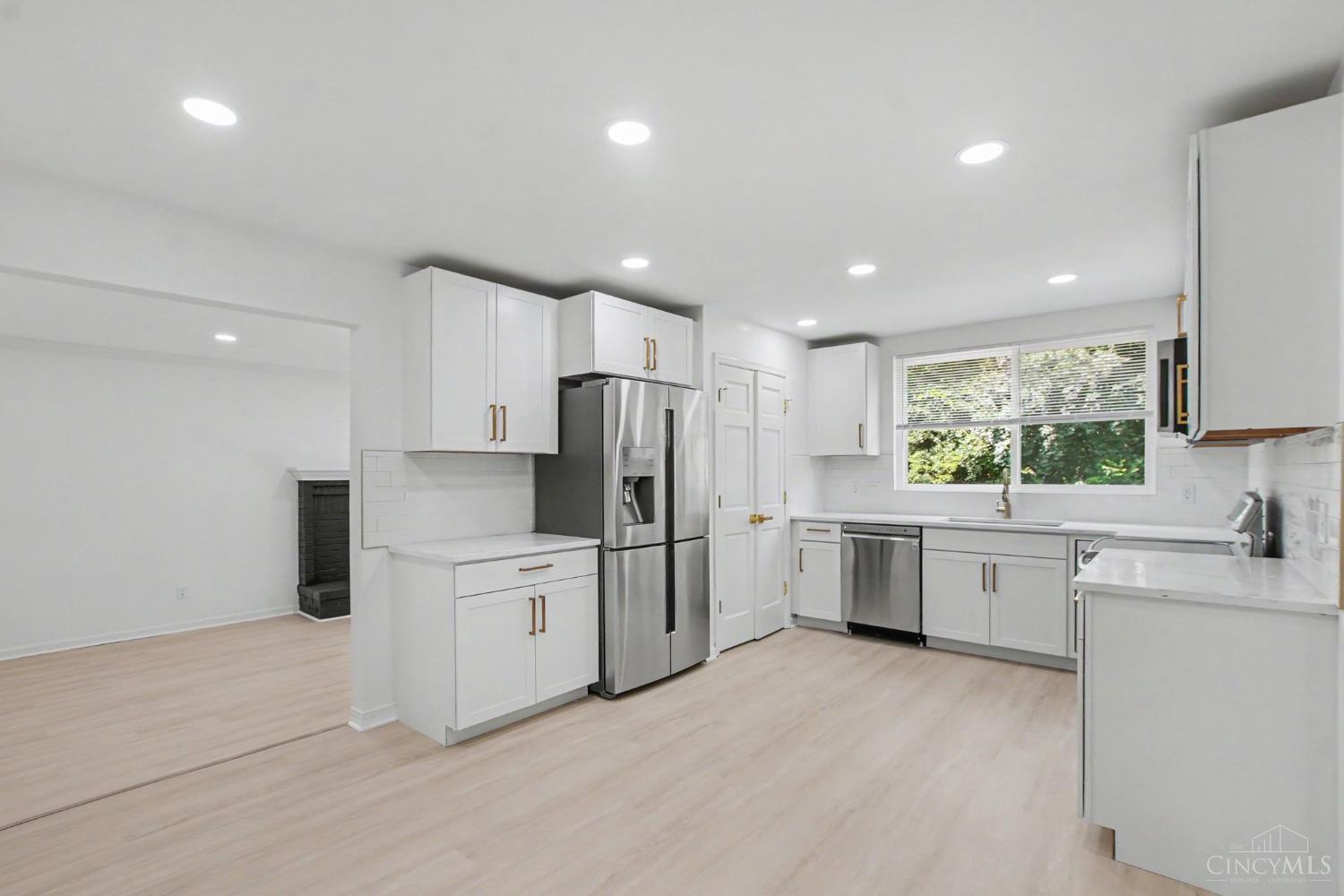 6983 Treeridge Drive Property Photo 12