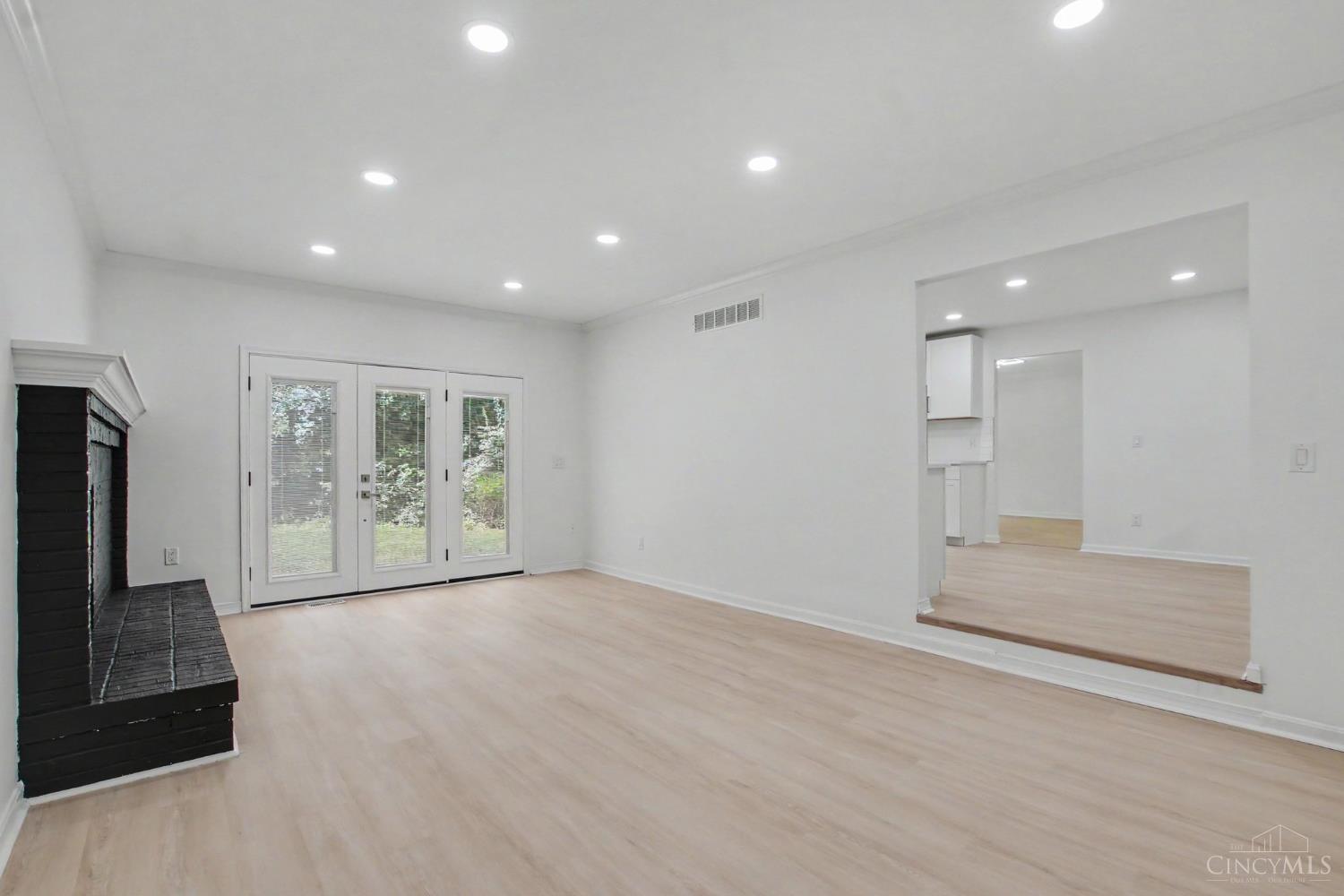 6983 Treeridge Drive Property Photo 13