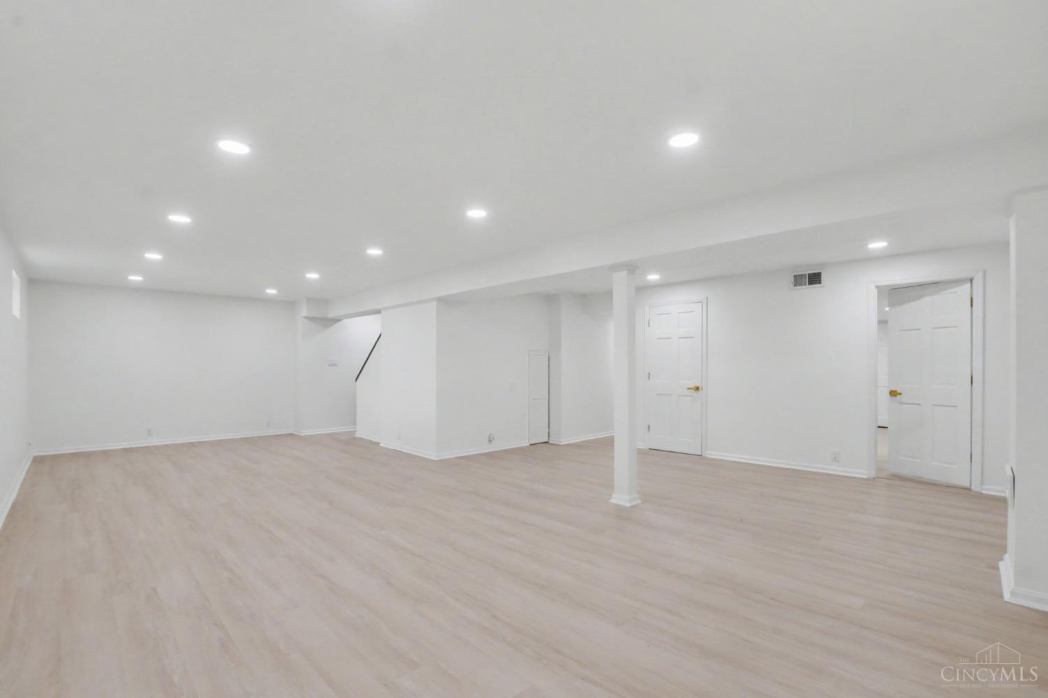 6983 Treeridge Drive Property Photo 28