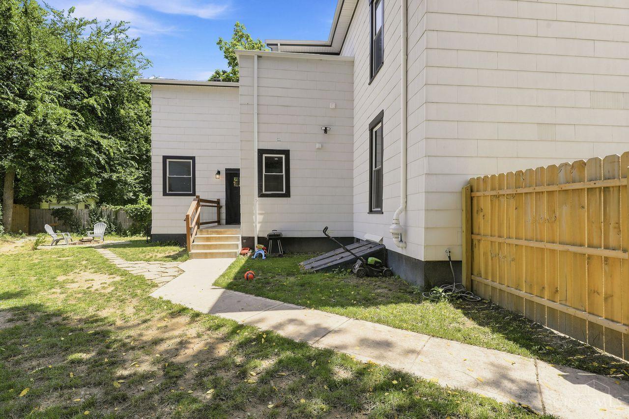 4607 Erie Avenue Property Photo 4